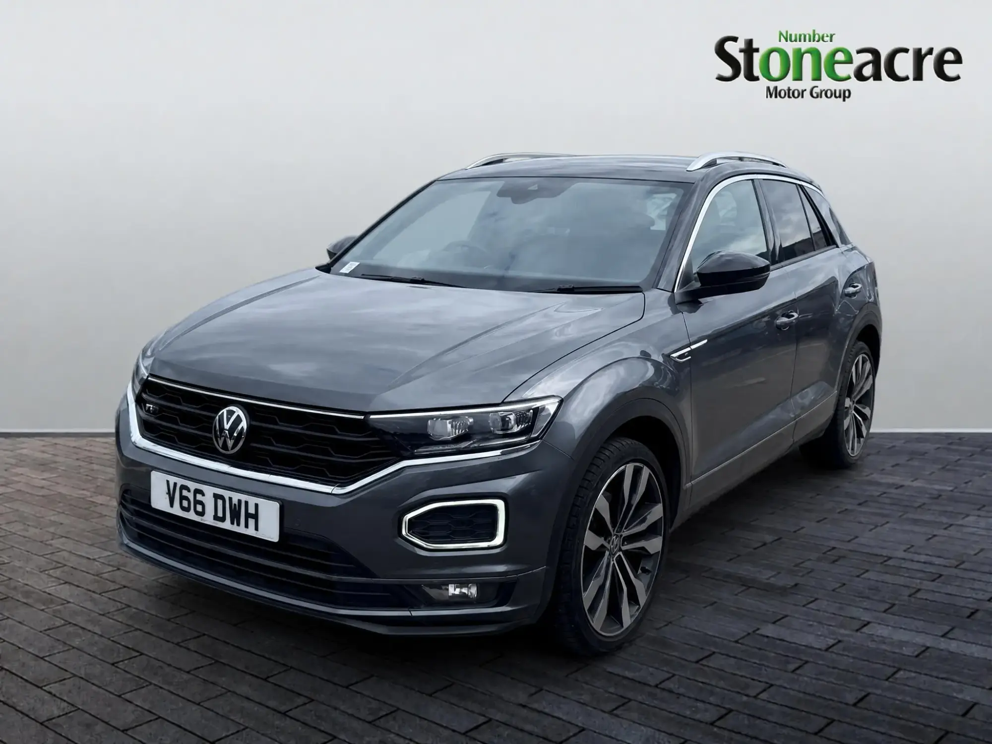Volkswagen T-Roc 1.5 TSI EVO R-Line DSG Euro 6 (s/s) 5dr YW71JHE Image 3