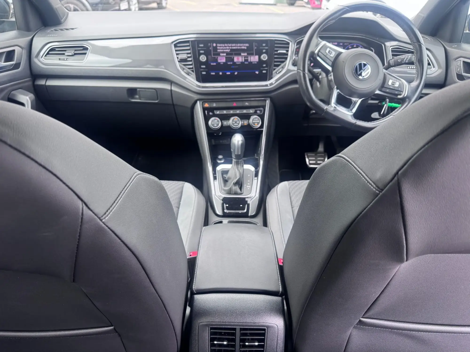 Volkswagen T-Roc Image 9