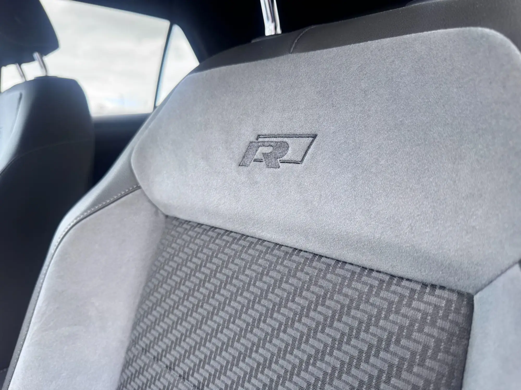 Volkswagen T-Roc Image 14