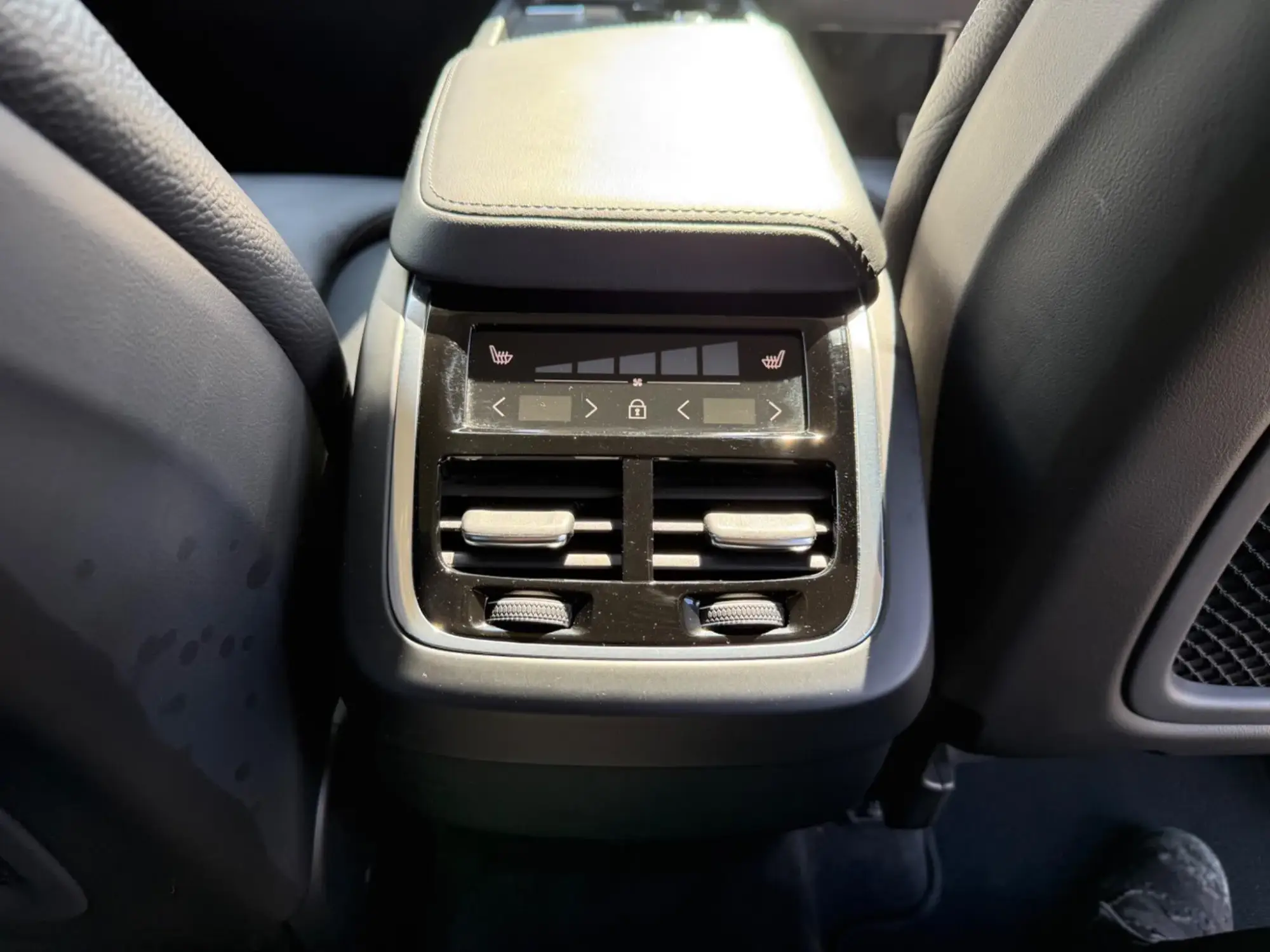 Volvo XC60 Image 21 Volvo XC60 Image 21