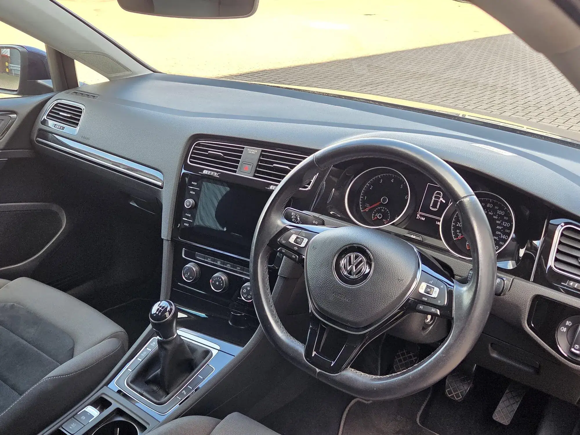 Volkswagen Golf Image 9