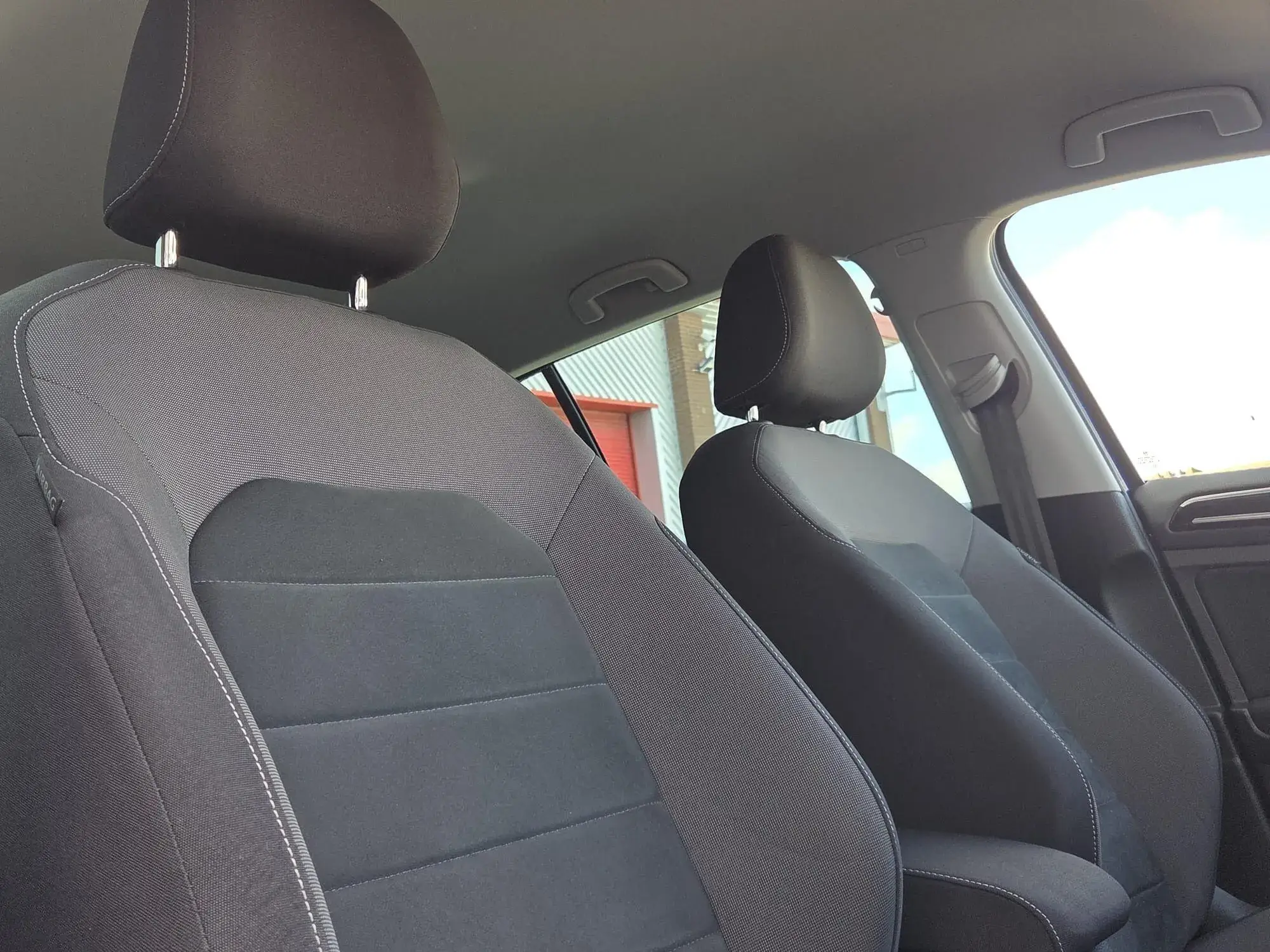 Volkswagen Golf Image 13