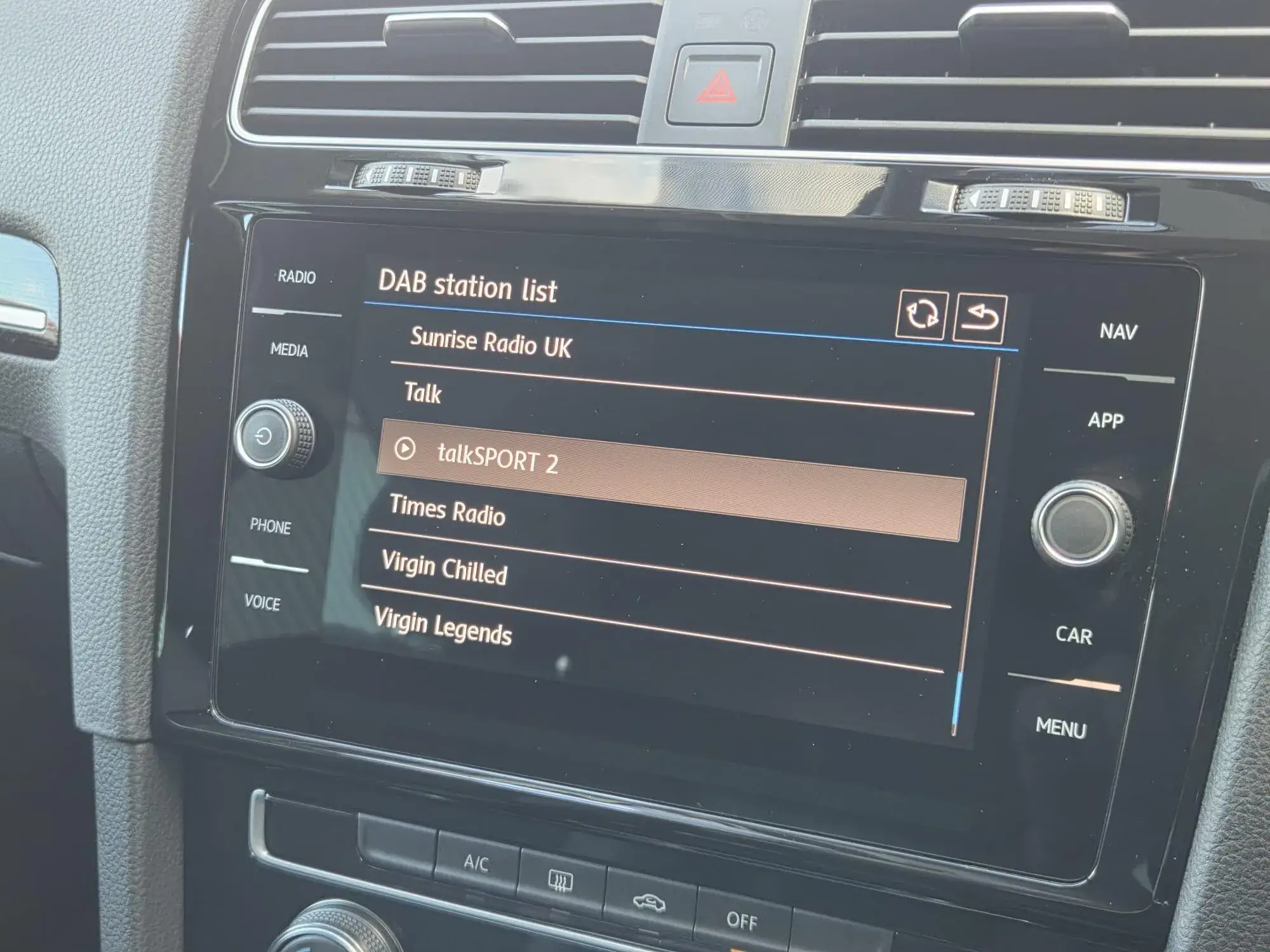 Volkswagen Golf Image 28