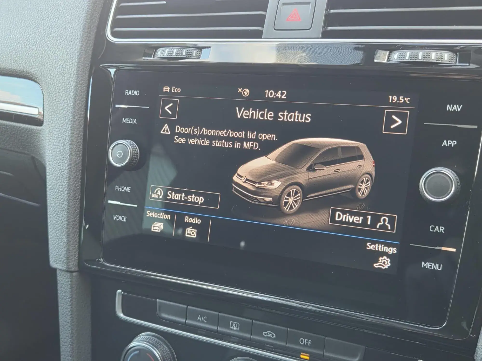 Volkswagen Golf Image 34