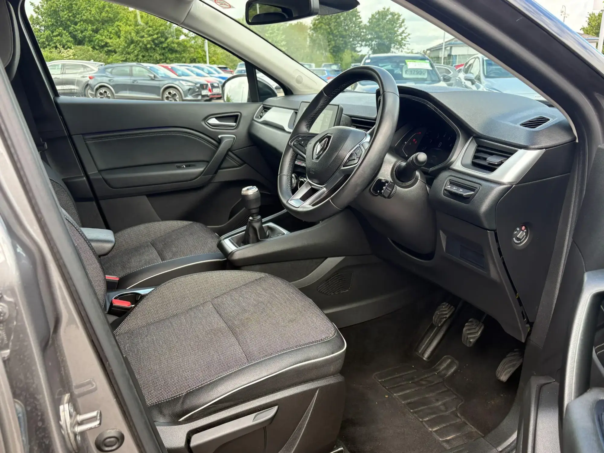 Renault Captur Image 10 Renault Captur Image 10