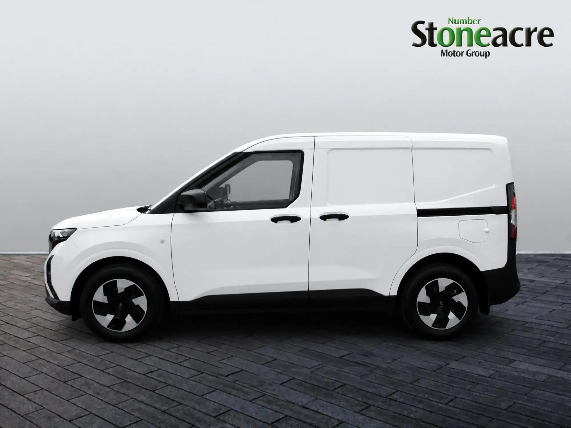 Ford E-Transit Courier Image 6 Ford E-Transit Courier Image 6