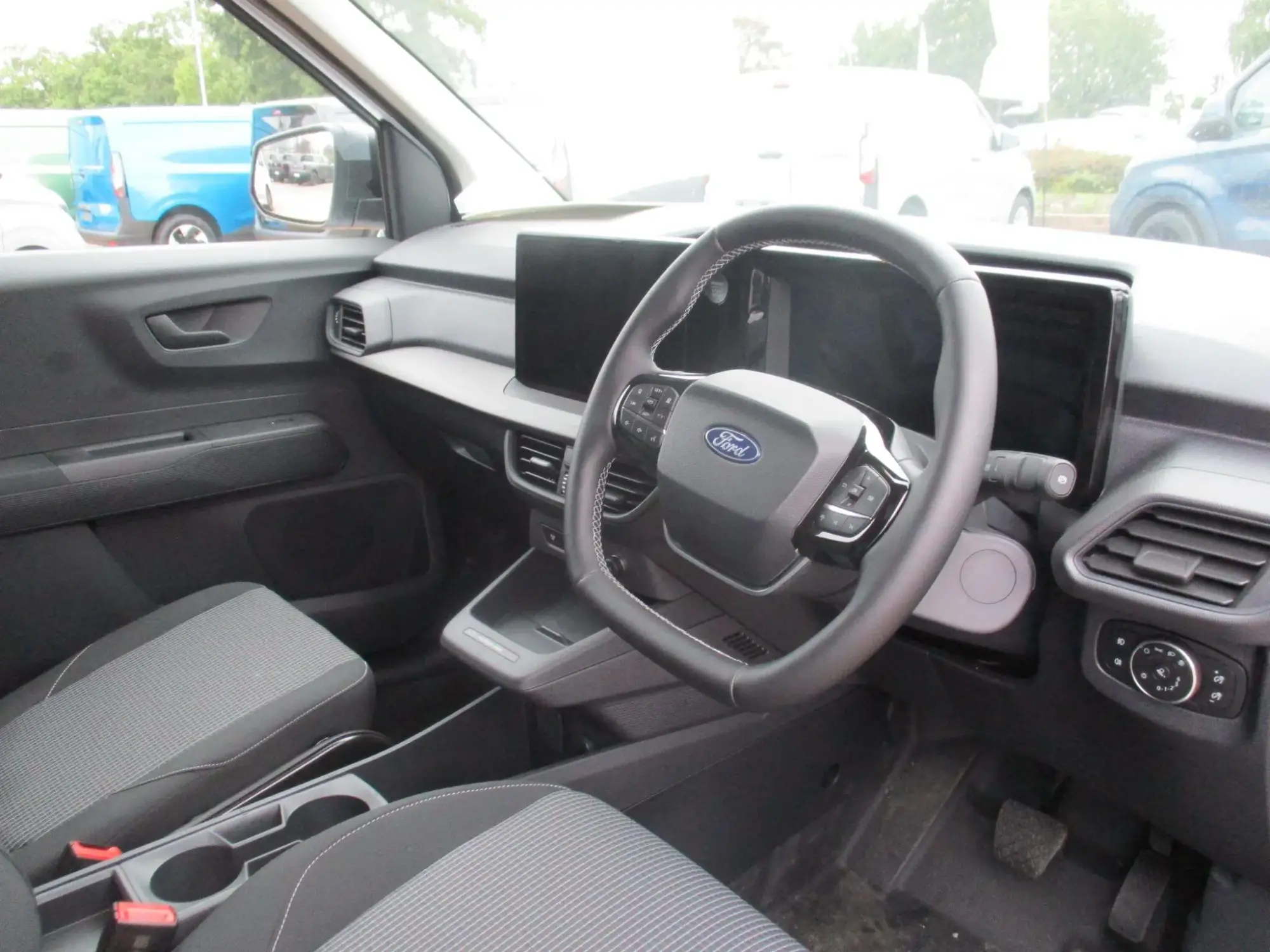 Ford E-Transit Courier Image 15 Ford E-Transit Courier Image 15