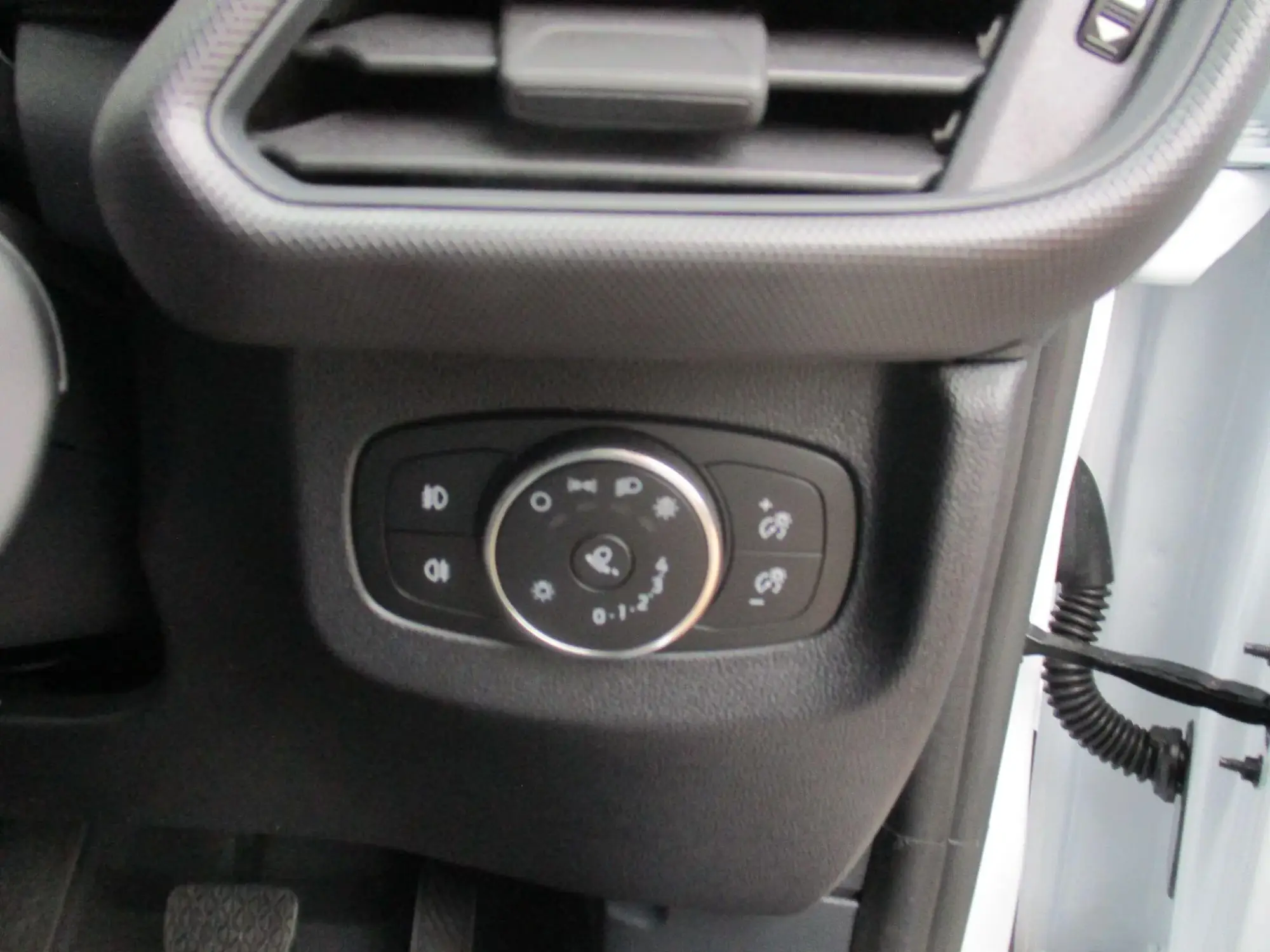 Ford E-Transit Courier Image 16 Ford E-Transit Courier Image 16