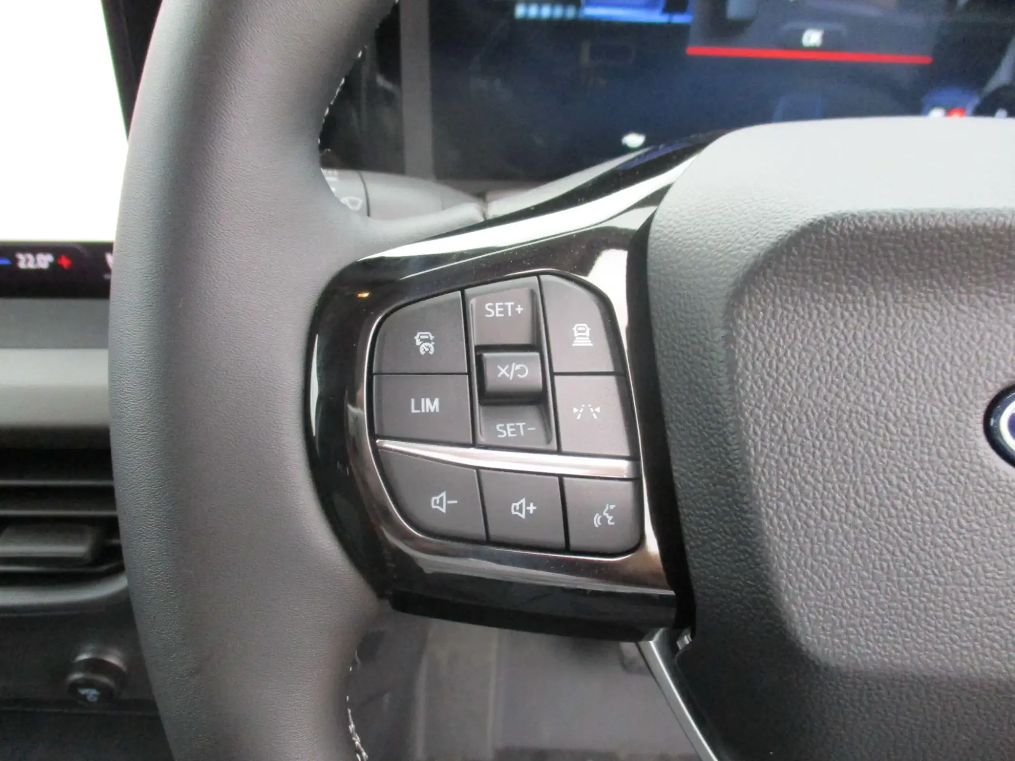 Ford E-Transit Courier Image 18 Ford E-Transit Courier Image 18