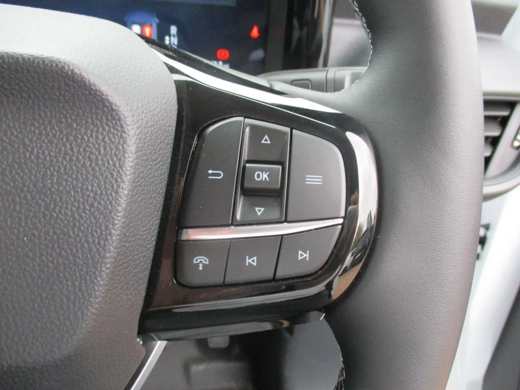 Ford E-Transit Courier Image 19 Ford E-Transit Courier Image 19