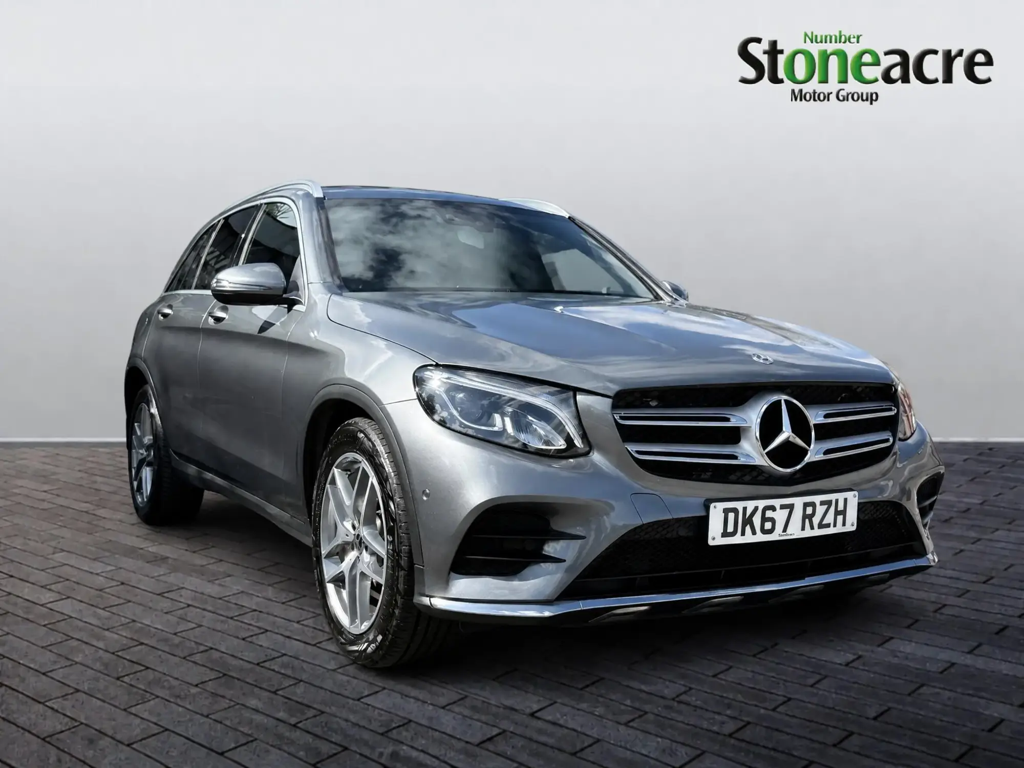 Mercedes-Benz GLC 2.1 GLC220d AMG Line G-Tronic 4MATIC Euro 6 (s/s) 5dr DK67RZH Image 1 Mercedes-Benz GLC 2.1 GLC220d AMG Line G-Tronic 4MATIC Euro 6 (s/s) 5dr DK67RZH Image 1