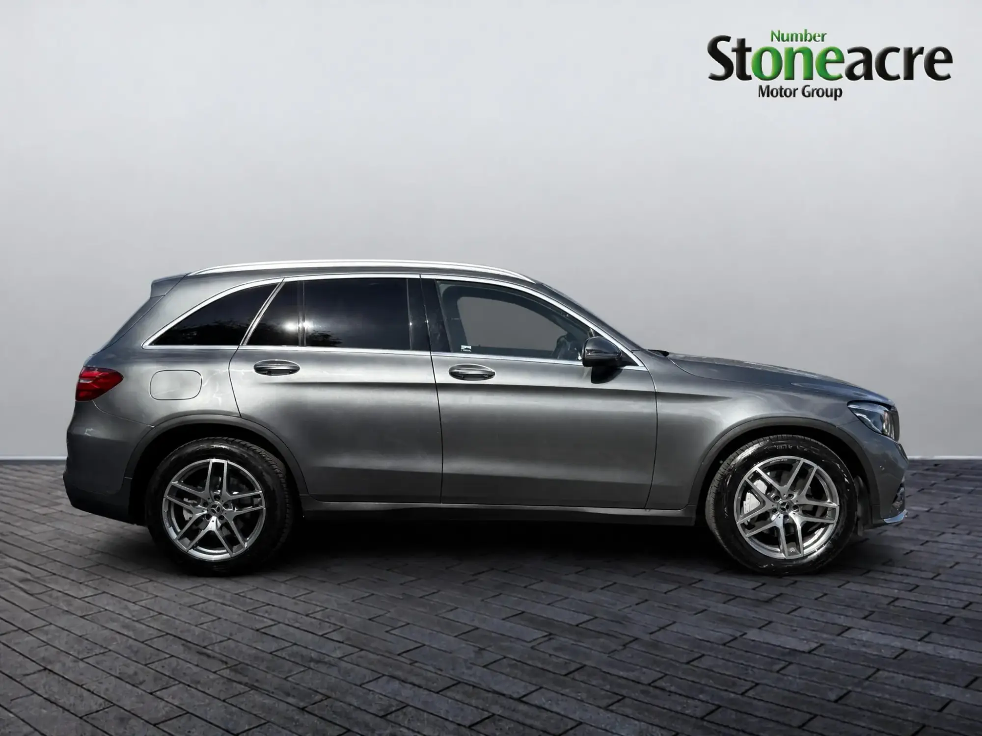 Mercedes-Benz GLC 2.1 GLC220d AMG Line G-Tronic 4MATIC Euro 6 (s/s) 5dr DK67RZH Image 2 Mercedes-Benz GLC 2.1 GLC220d AMG Line G-Tronic 4MATIC Euro 6 (s/s) 5dr DK67RZH Image 2