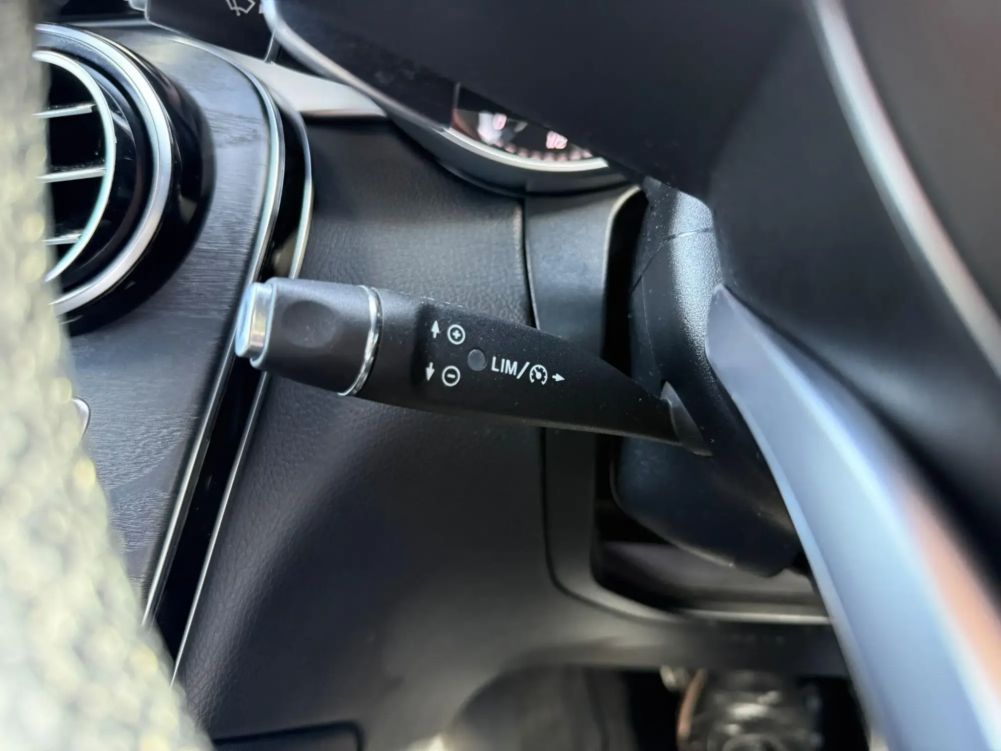 Mercedes-Benz GLC Image 17 Mercedes-Benz GLC Image 17