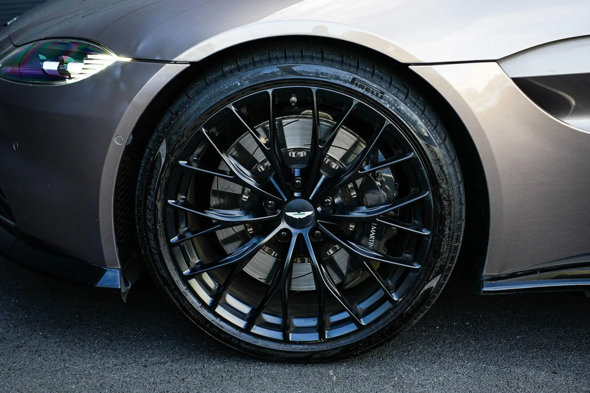 Aston Martin Vantage Image 9 Aston Martin Vantage Image 9
