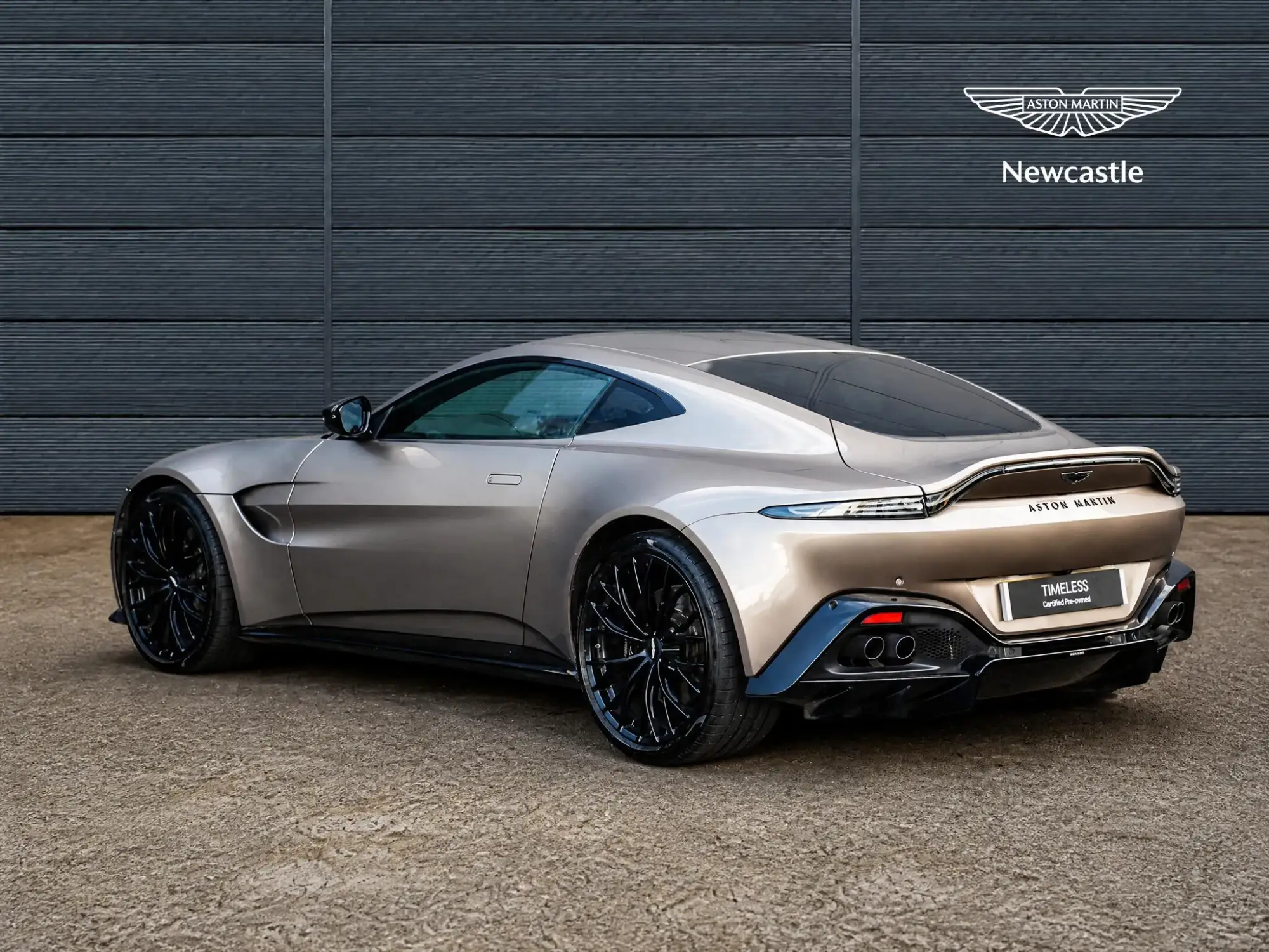 Aston Martin Vantage Image 4 Aston Martin Vantage Image 4