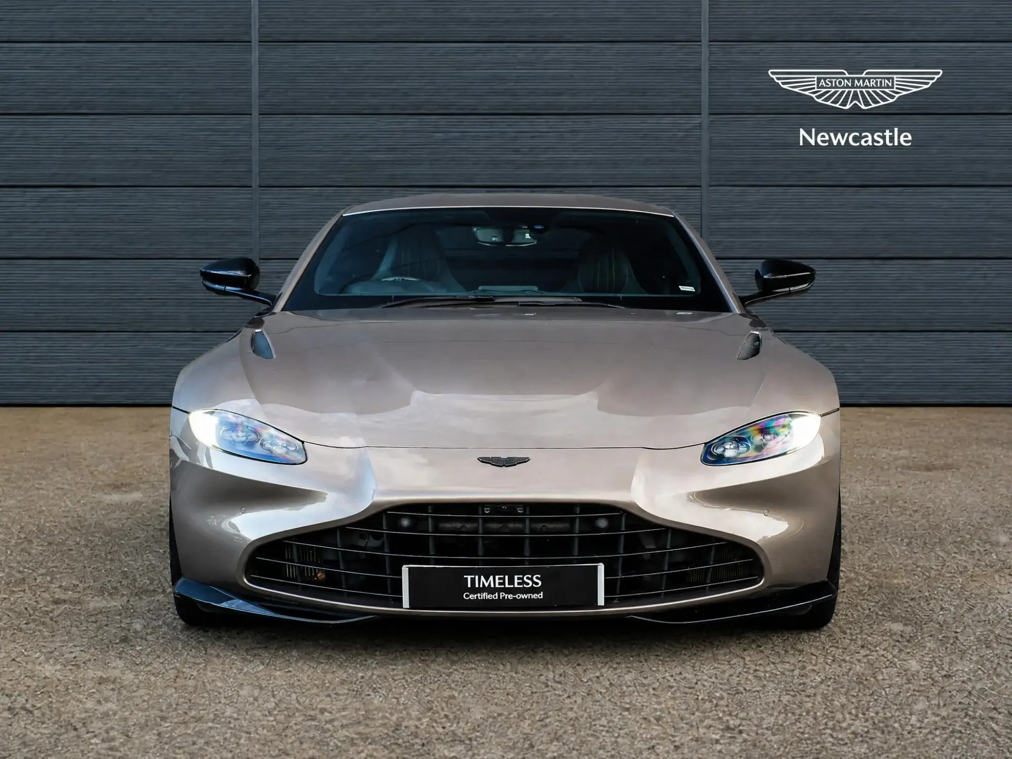Aston Martin Vantage Image 2 Aston Martin Vantage Image 2