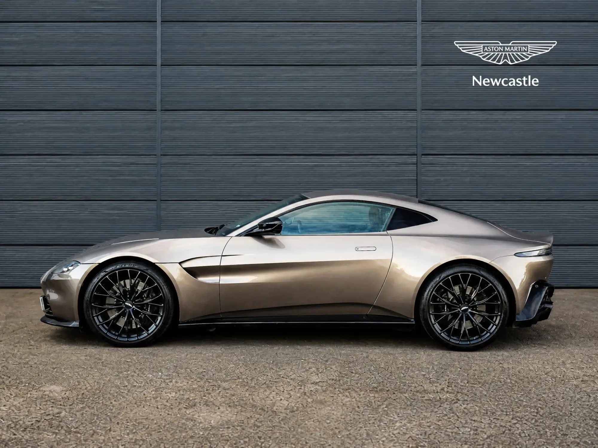 Aston Martin Vantage Image 5 Aston Martin Vantage Image 5