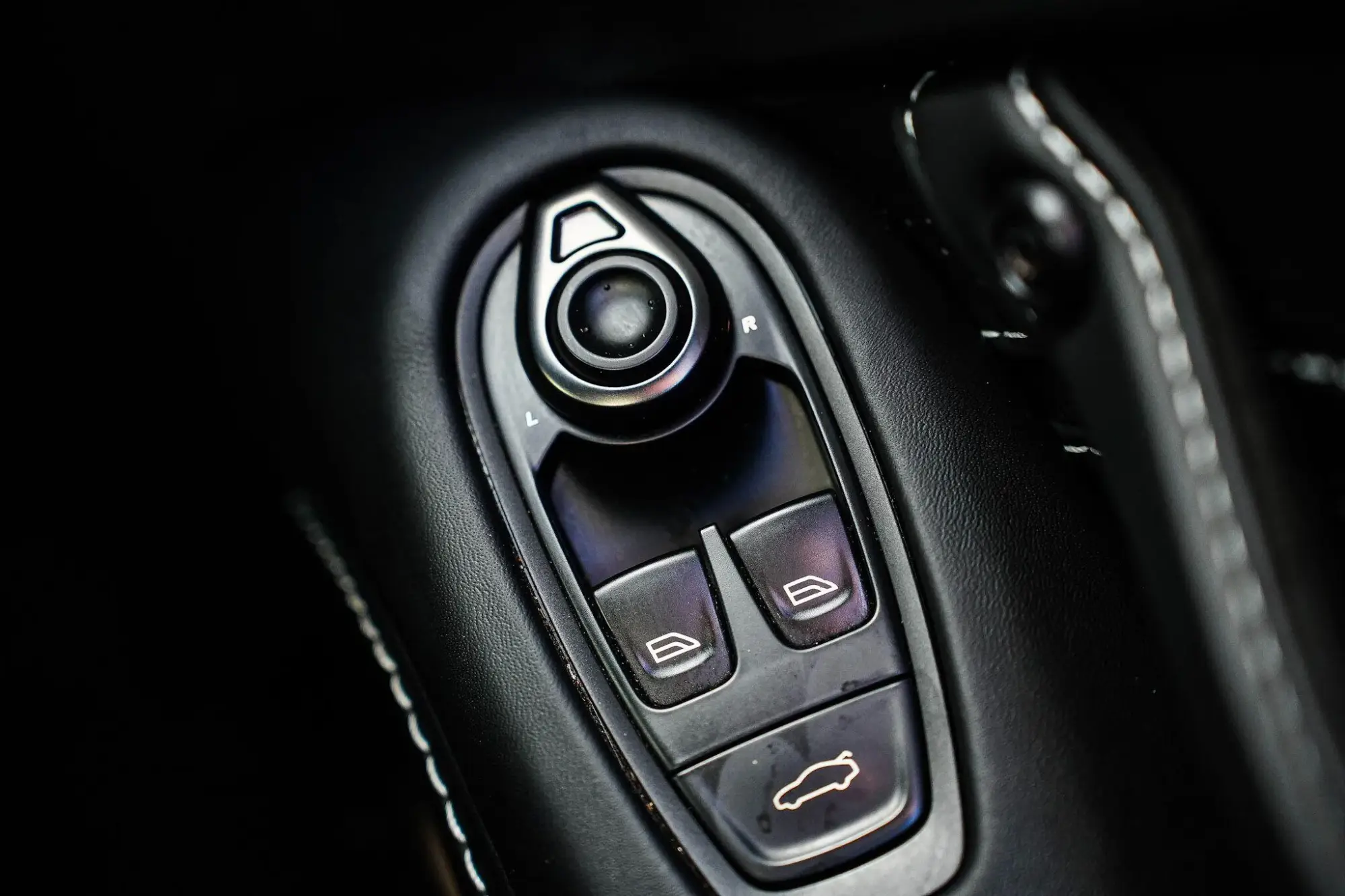 Aston Martin Vantage Image 27 Aston Martin Vantage Image 27