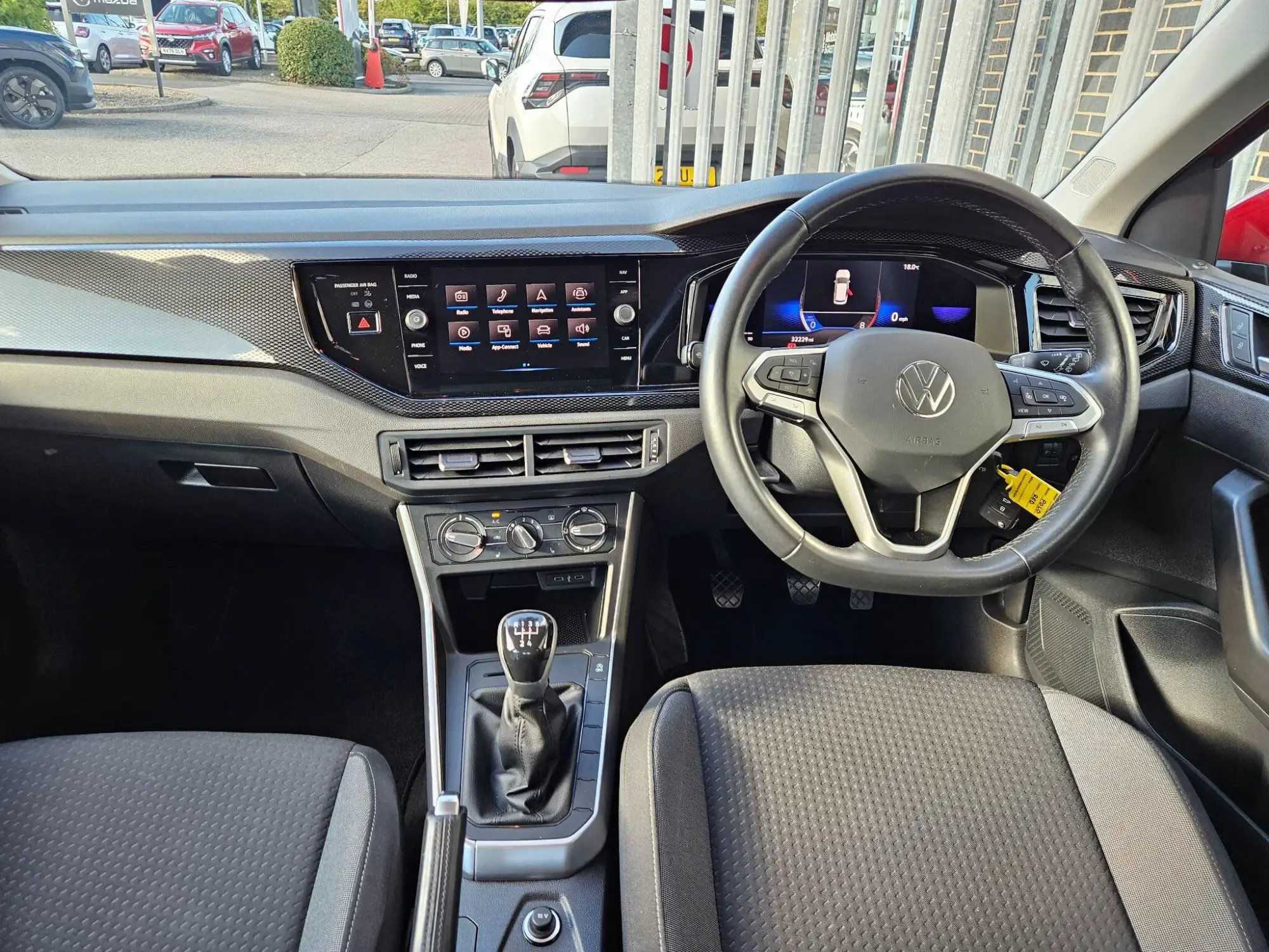 Volkswagen Polo Image 12