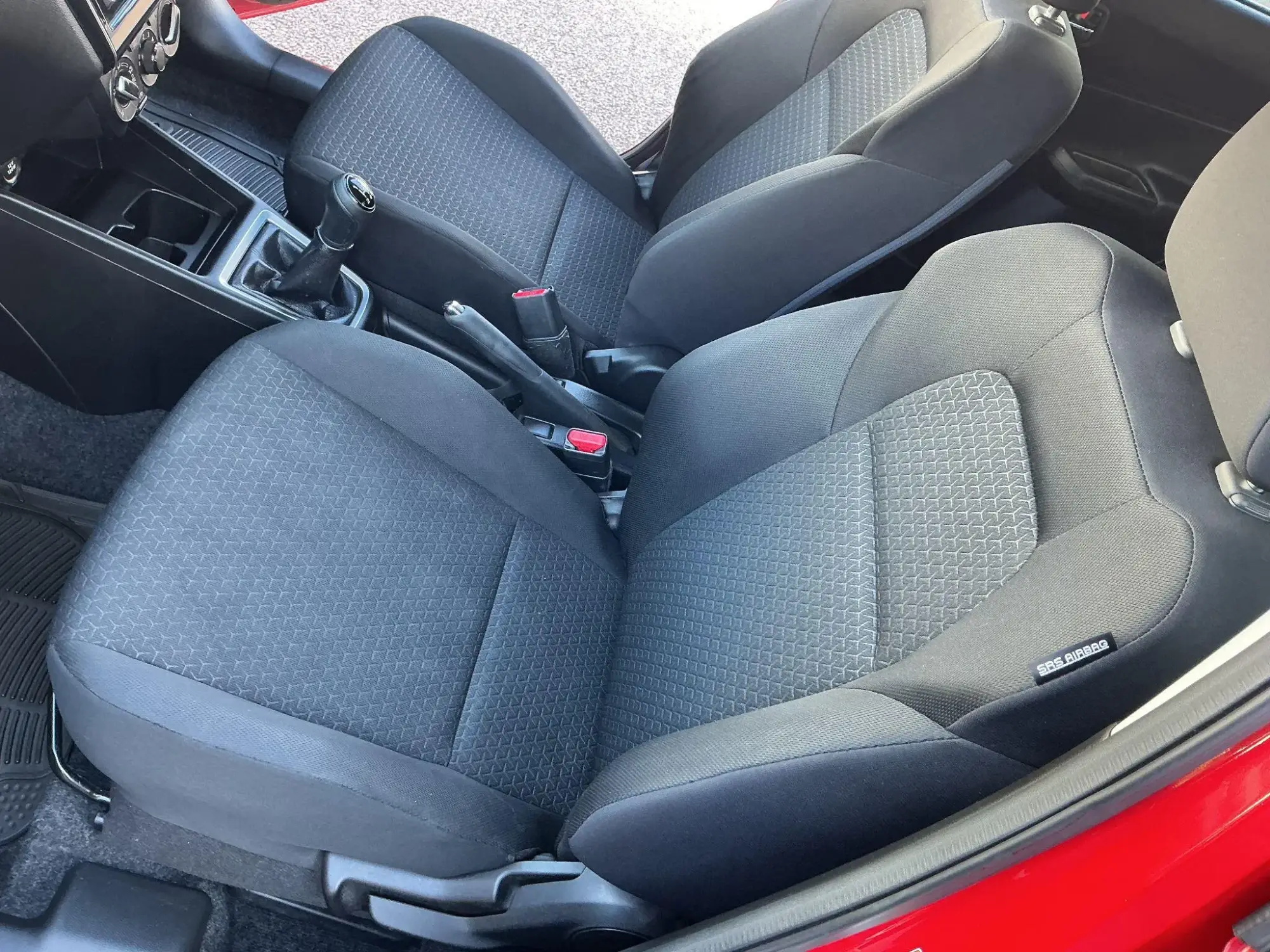 Suzuki Swift Image 16