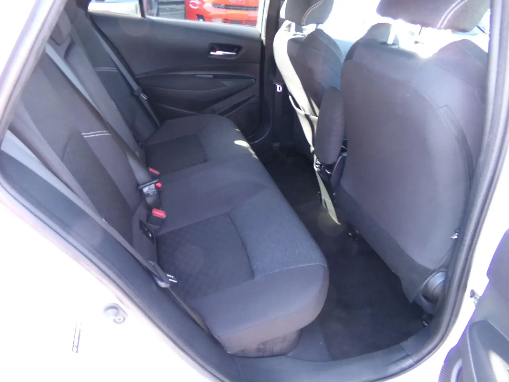 Suzuki Swace Image 11