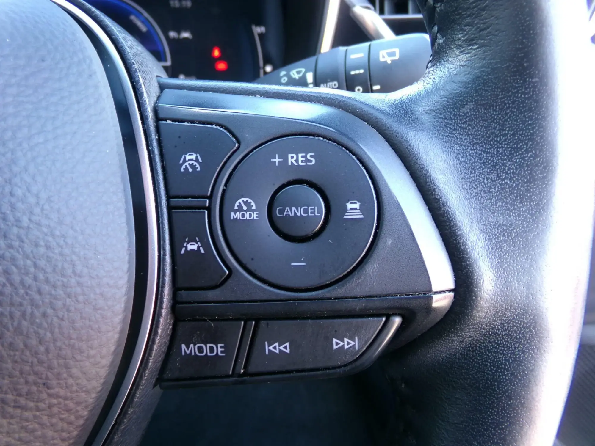 Suzuki Swace Image 13
