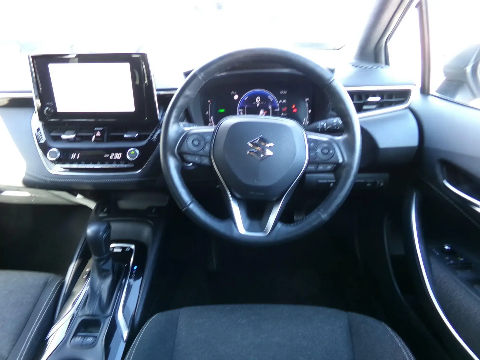 Suzuki Swace Image 21