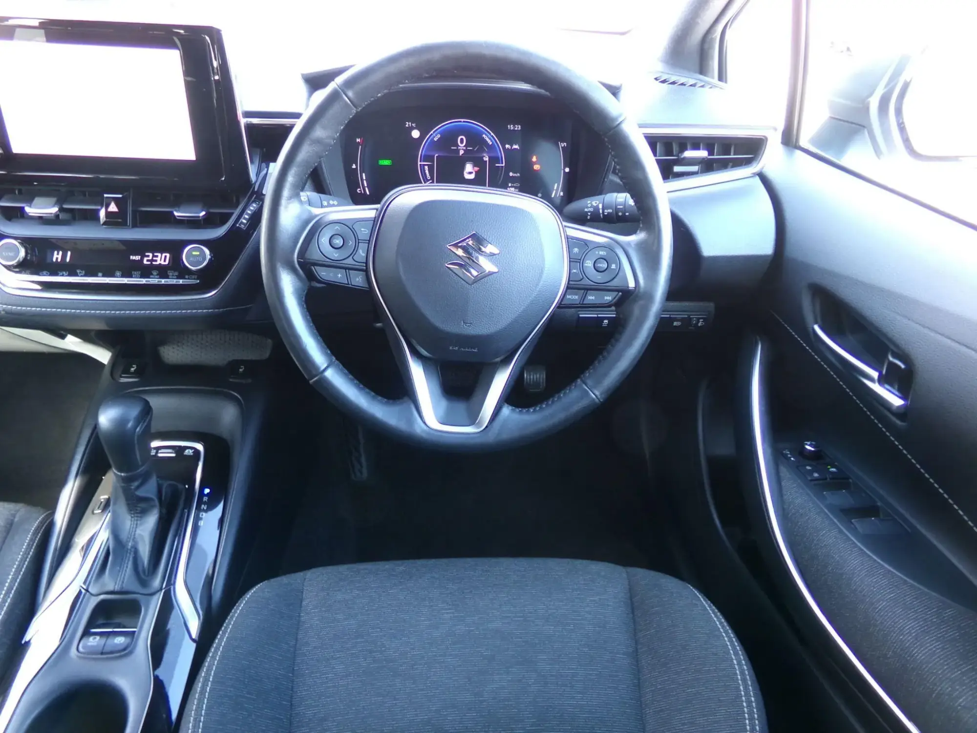 Suzuki Swace Image 22