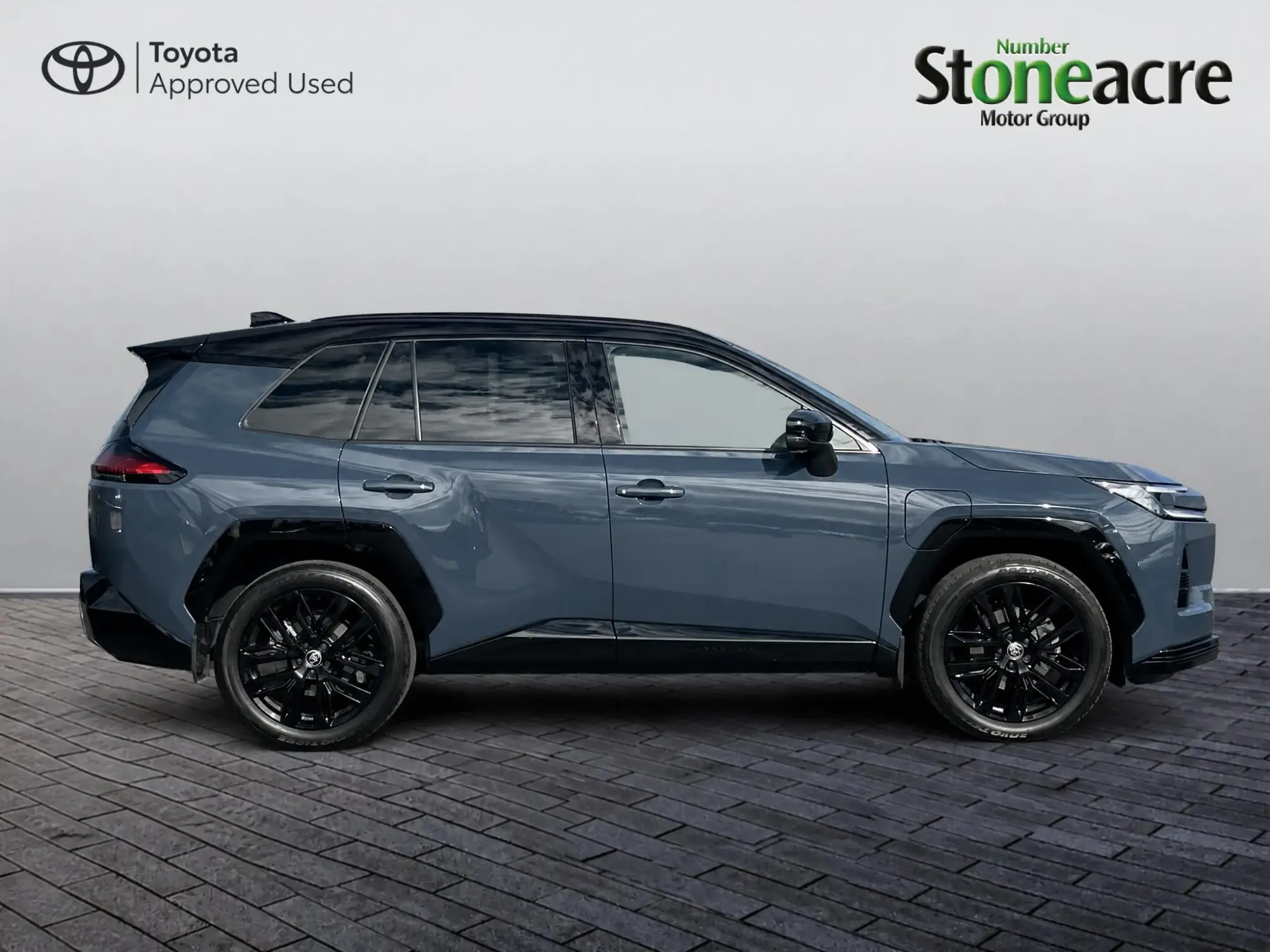 Toyota RAV4 2.5 22.7kWh Design CVT Euro 6 (s/s) 5dr NG26WHW Image 2 Toyota RAV4 2.5 22.7kWh Design CVT Euro 6 (s/s) 5dr NG26WHW Image 2