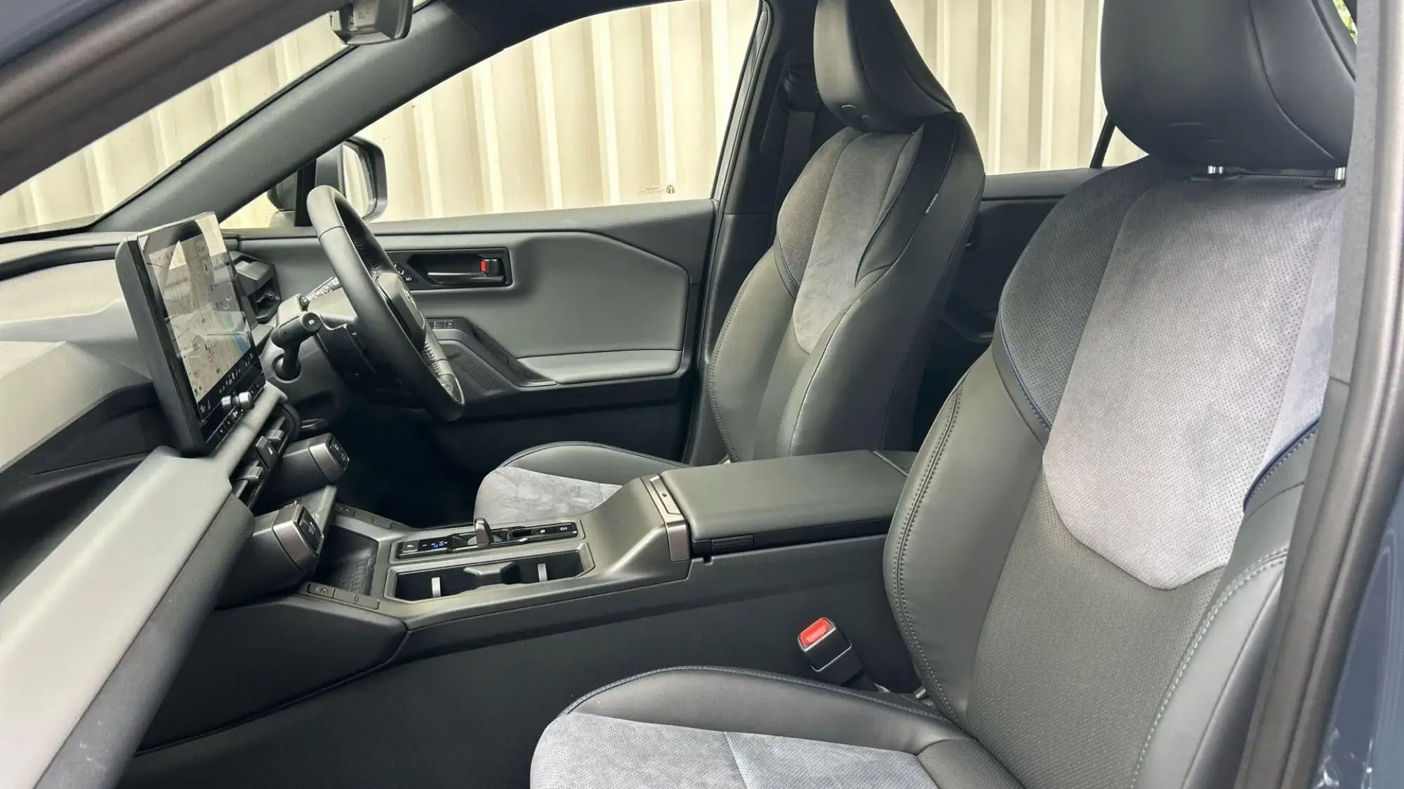 Toyota RAV4 Image 14