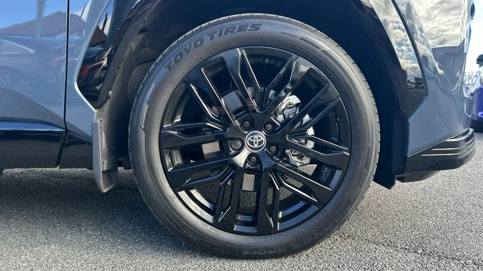 Toyota RAV4 Image 19
