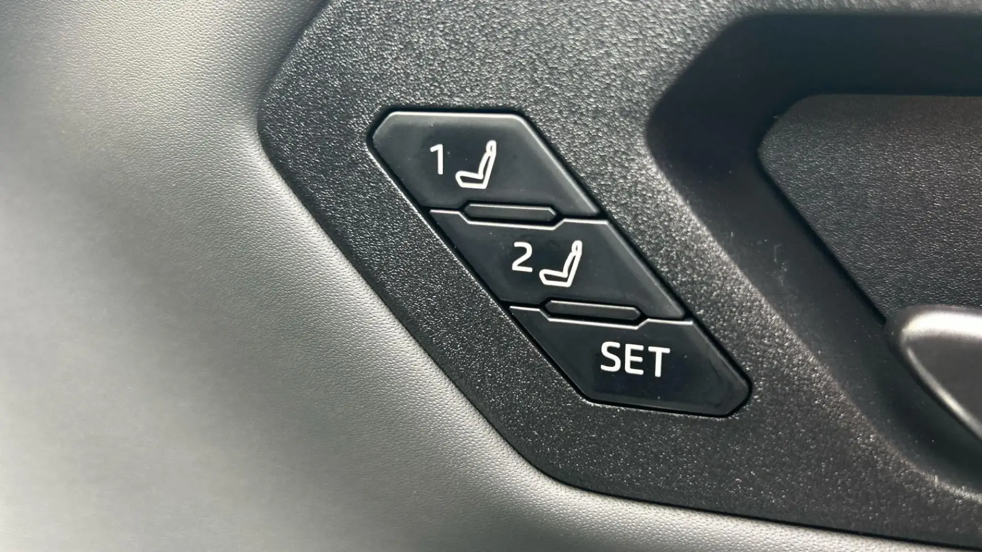Toyota RAV4 Image 43
