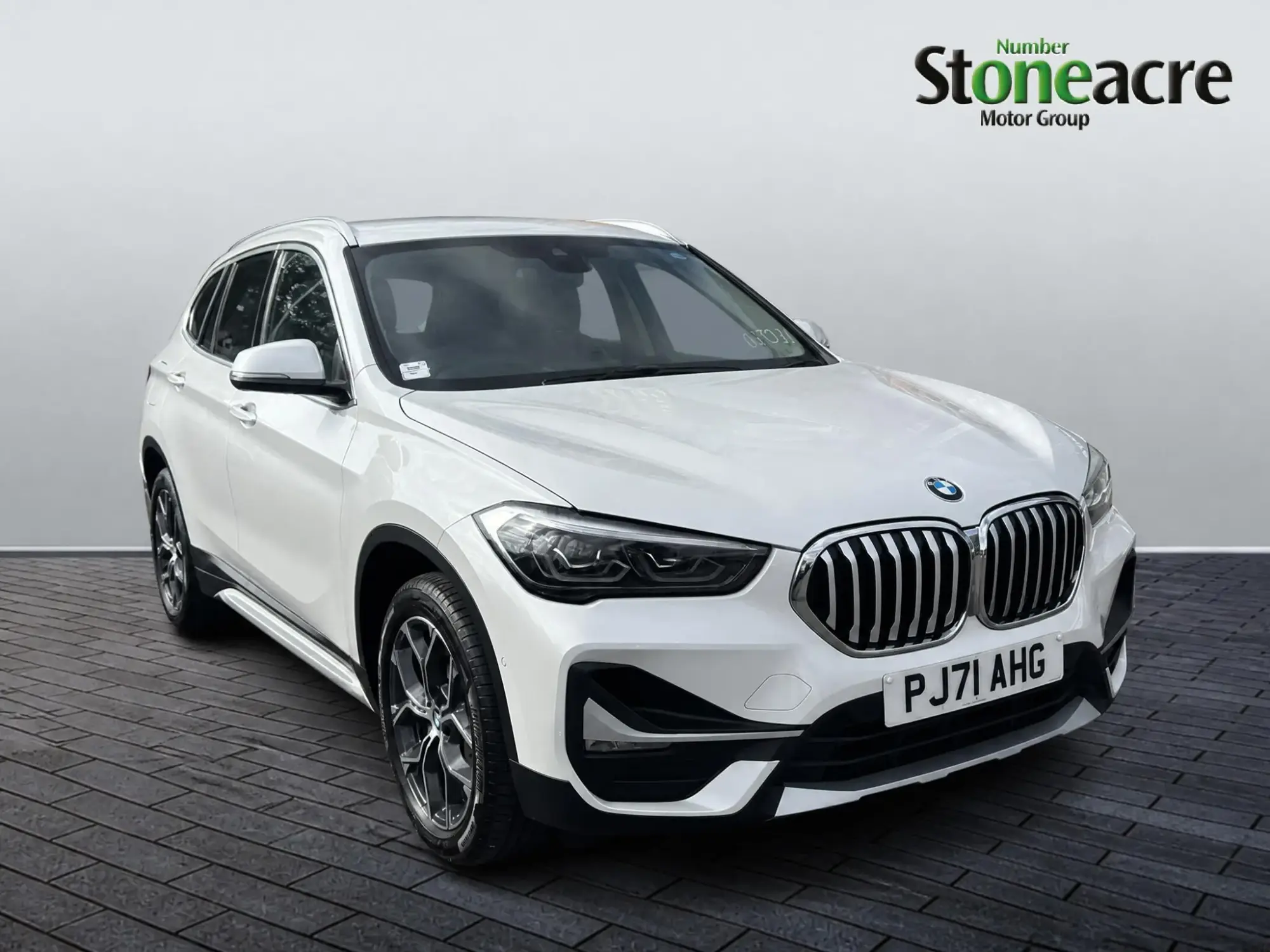 BMW X1 2.0 20i xLine Auto xDrive Euro 6 (s/s) 5dr PJ71AHG Image 1 BMW X1 2.0 20i xLine Auto xDrive Euro 6 (s/s) 5dr PJ71AHG Image 1