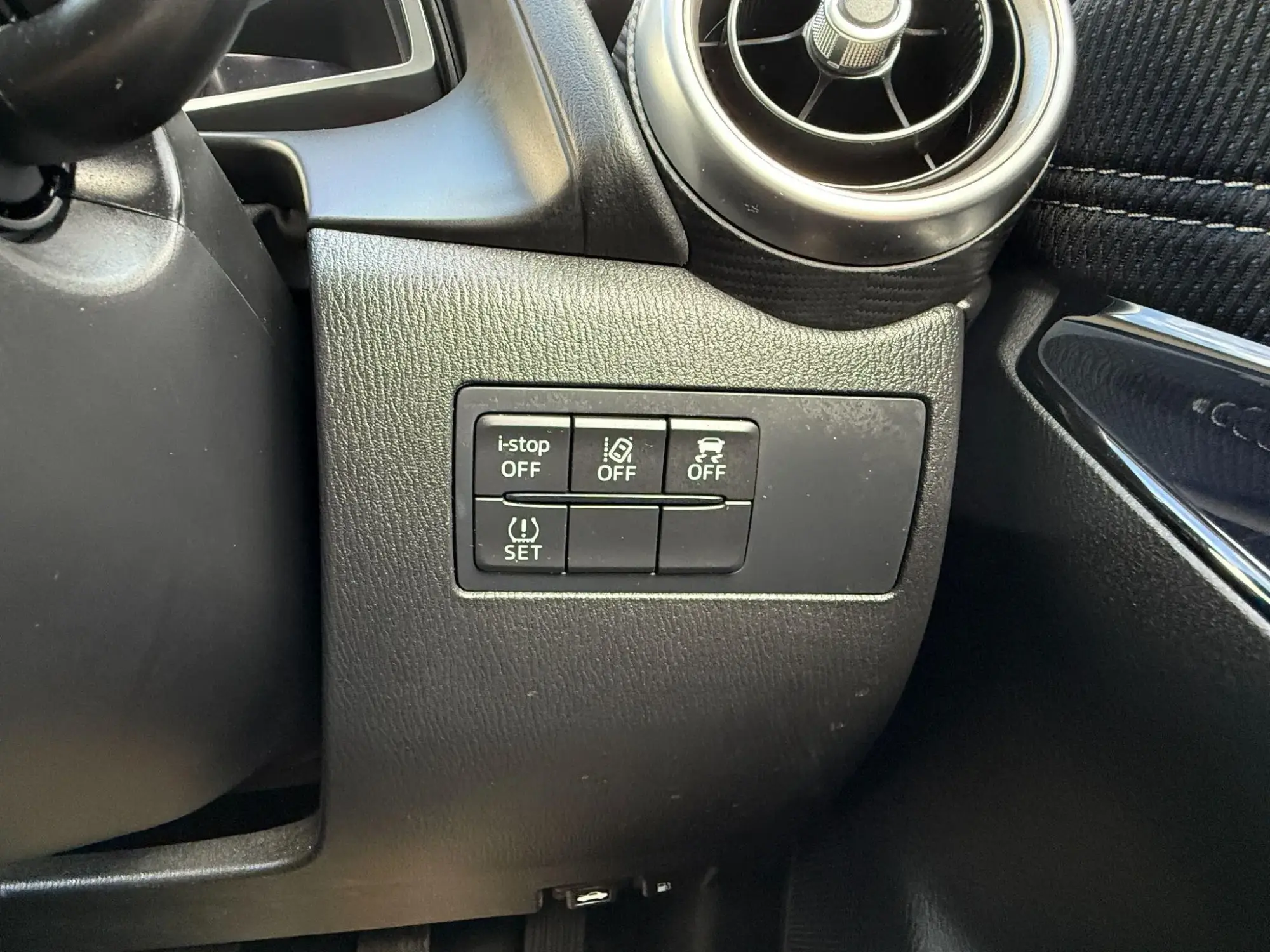 Mazda2 Image 32 Mazda2 Image 32