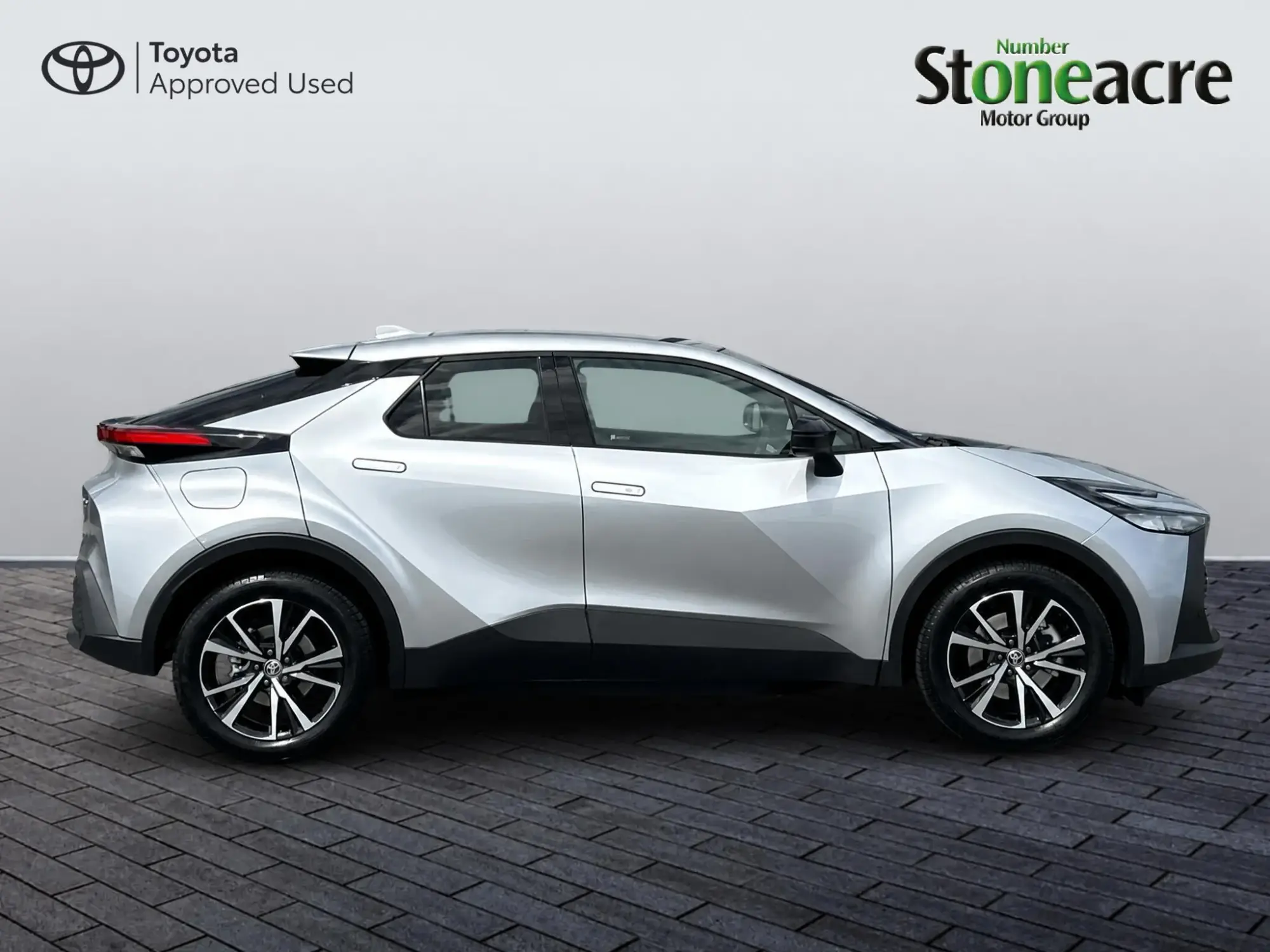 Toyota C-HR Plug-in Hybrid 2.0 VVT-h 13.6 kWh Design CVT Euro 6 (s/s) 5dr NA26FCJ Image 2 Toyota C-HR Plug-in Hybrid 2.0 VVT-h 13.6 kWh Design CVT Euro 6 (s/s) 5dr NA26FCJ Image 2