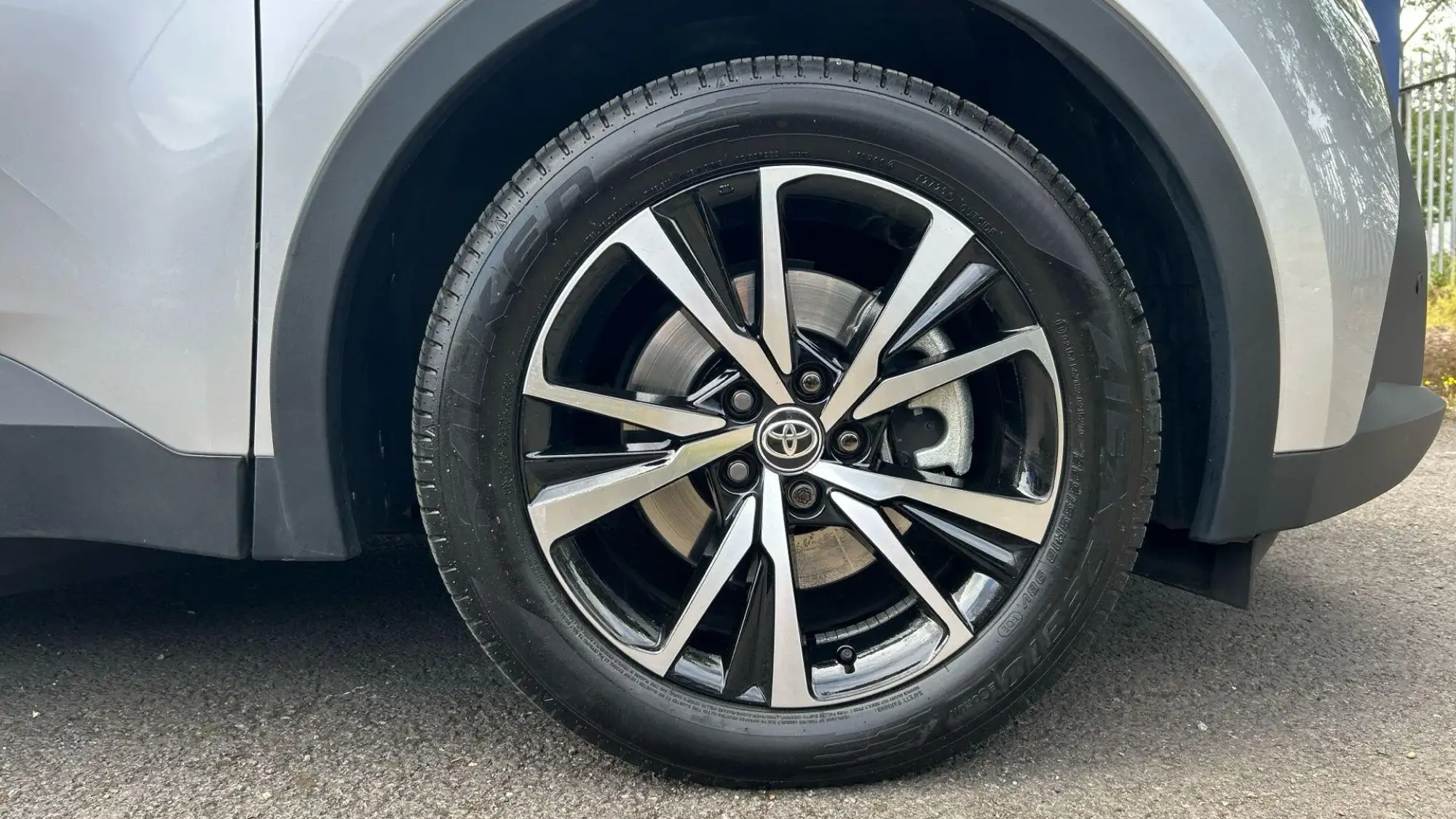 Toyota C-HR Plug-in Hybrid Image 19 Toyota C-HR Plug-in Hybrid Image 19