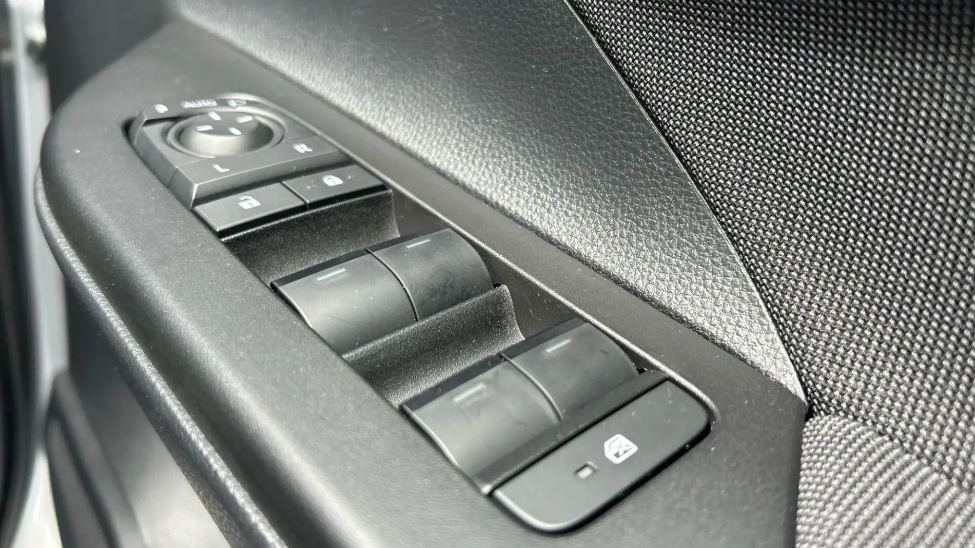 Toyota C-HR Plug-in Hybrid Image 41 Toyota C-HR Plug-in Hybrid Image 41