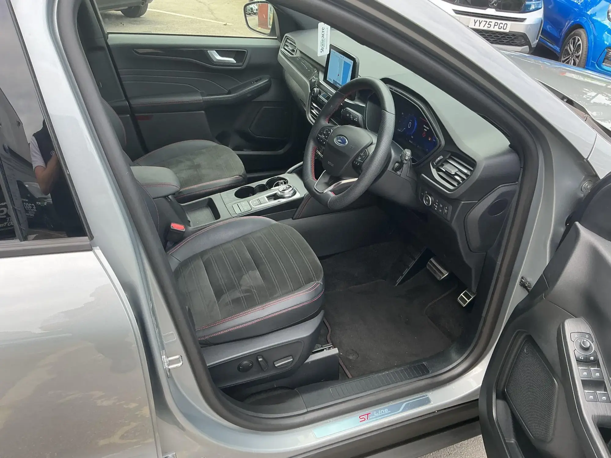 Ford Kuga Hybrid Image 11