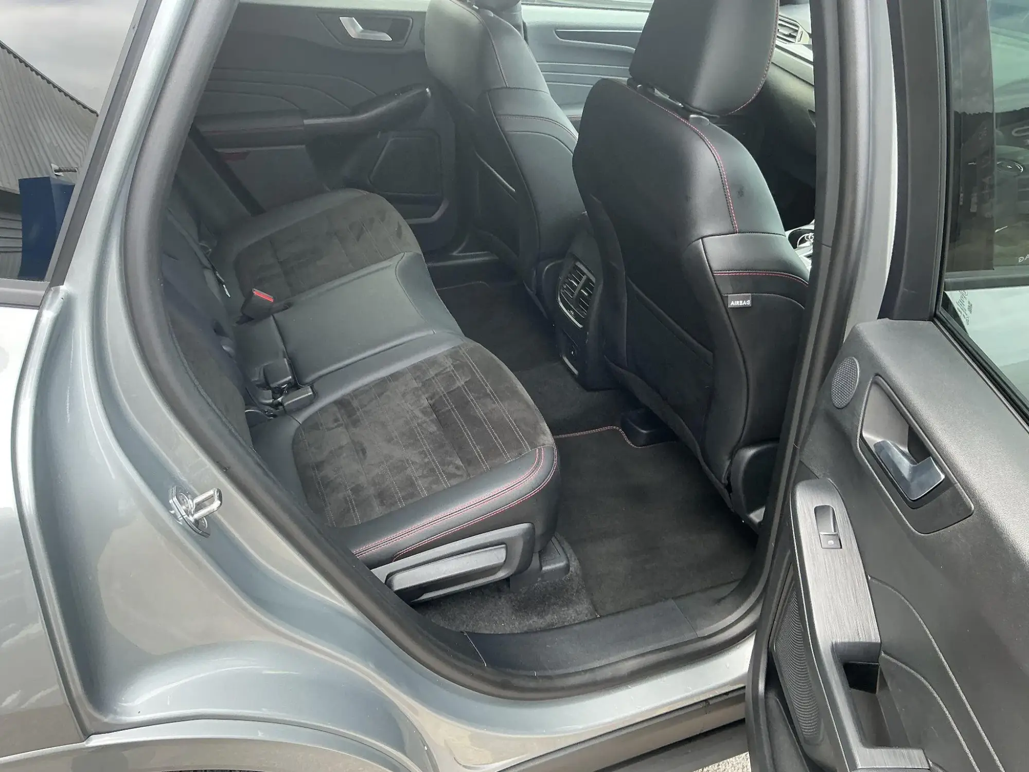 Ford Kuga Hybrid Image 12