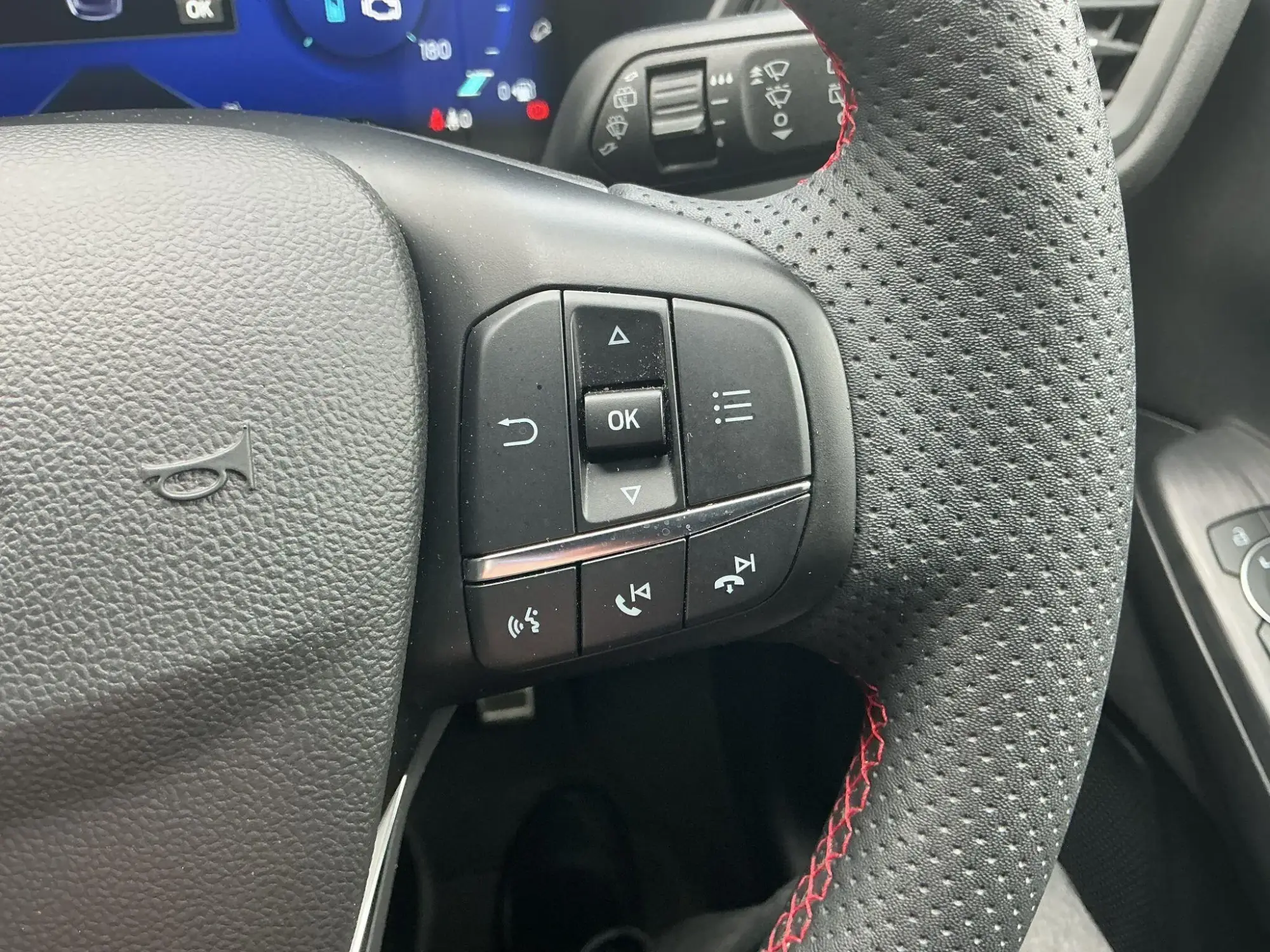 Ford Kuga Hybrid Image 14