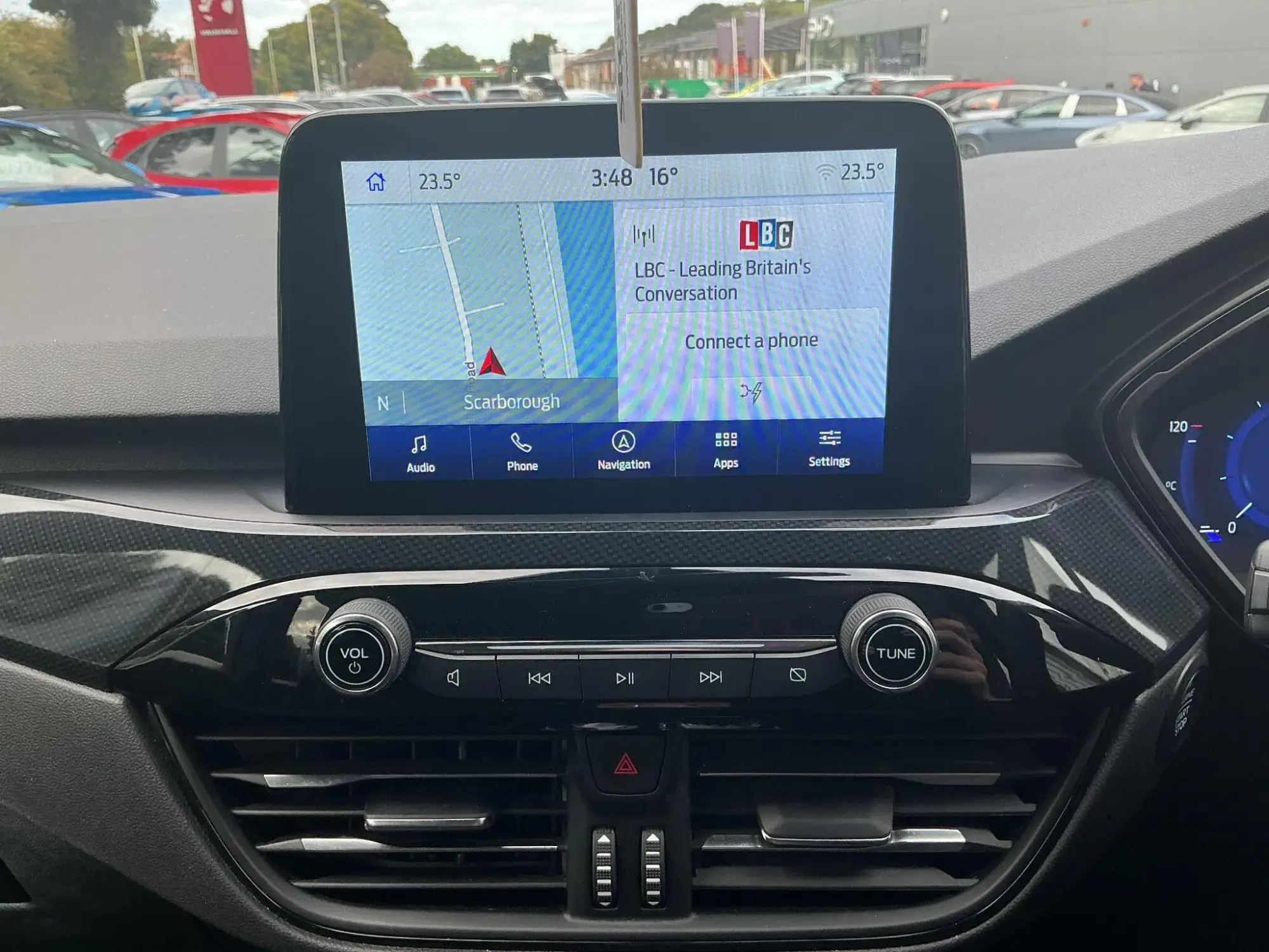 Ford Kuga Hybrid Image 21