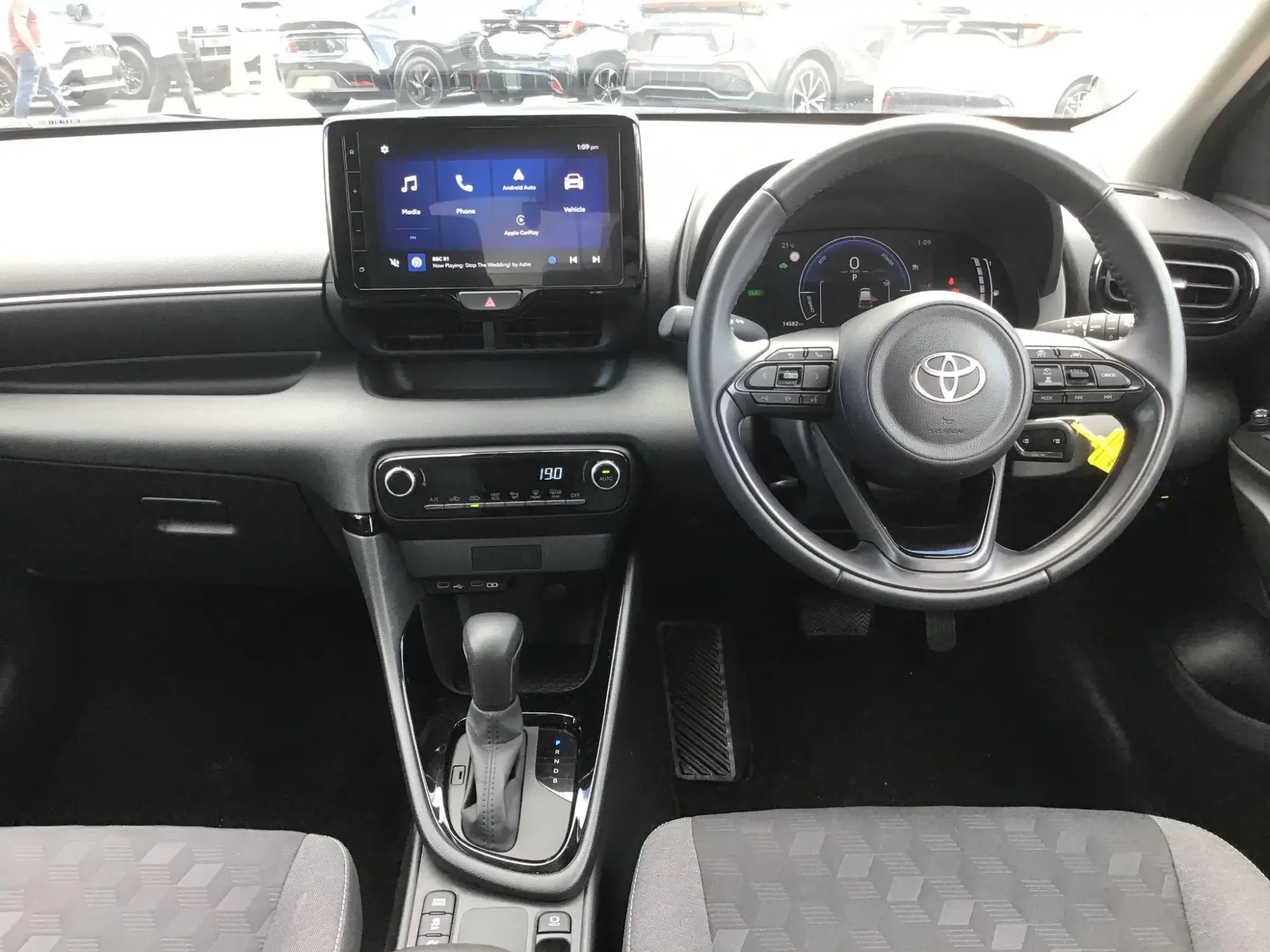 Toyota Yaris Image 6 Toyota Yaris Image 6
