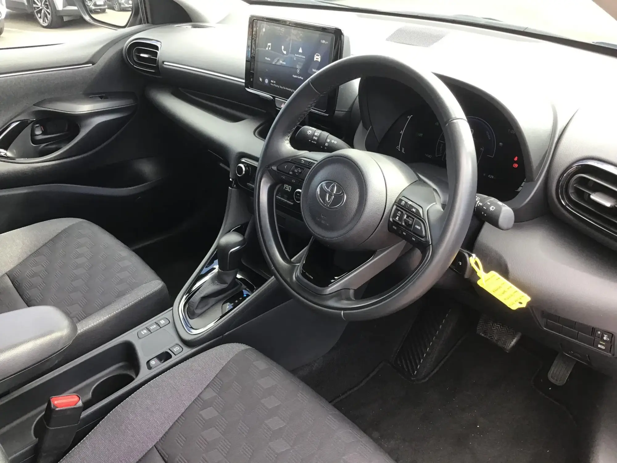 Toyota Yaris Image 7 Toyota Yaris Image 7