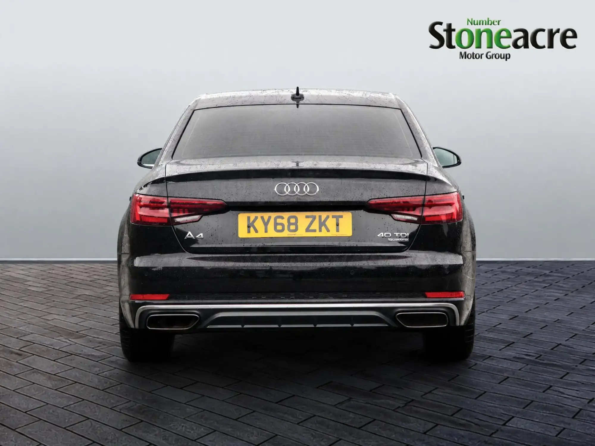 Audi A4 Saloon Image 4
