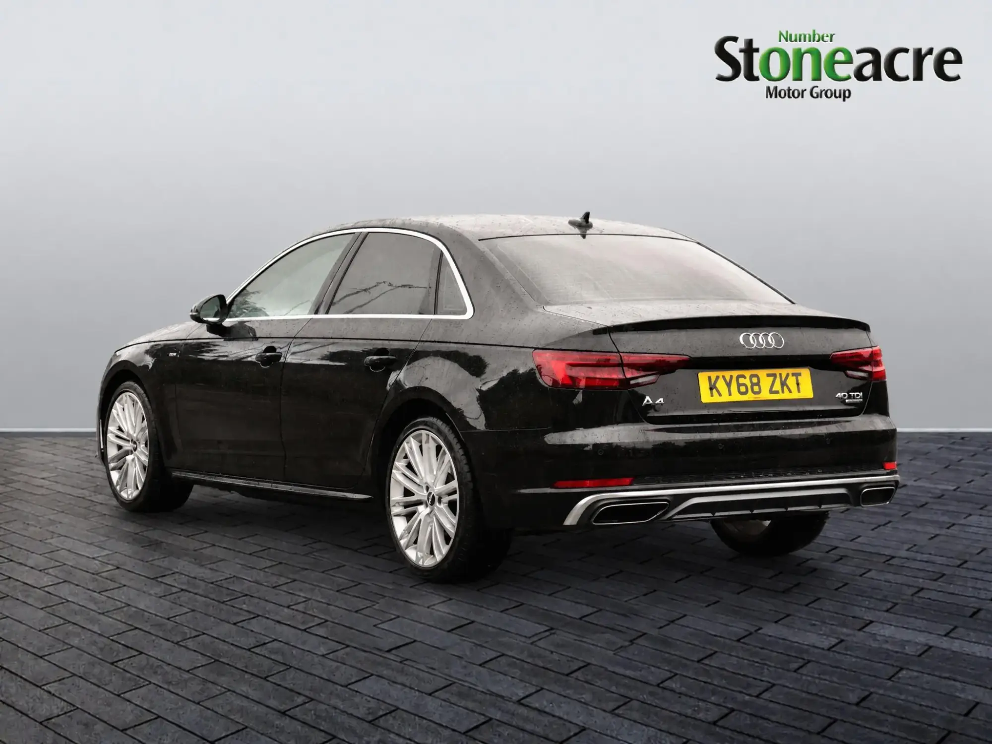 Audi A4 Saloon Image 5