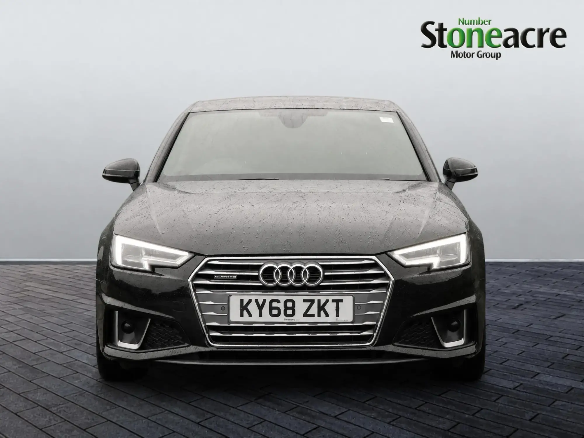 Audi A4 Saloon Image 8
