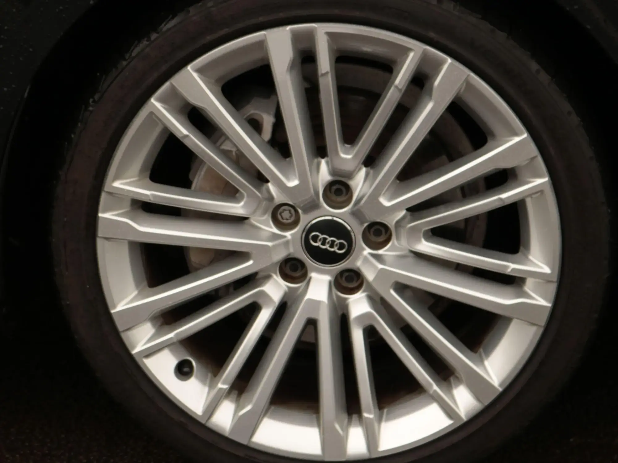 Audi A4 Saloon Image 10