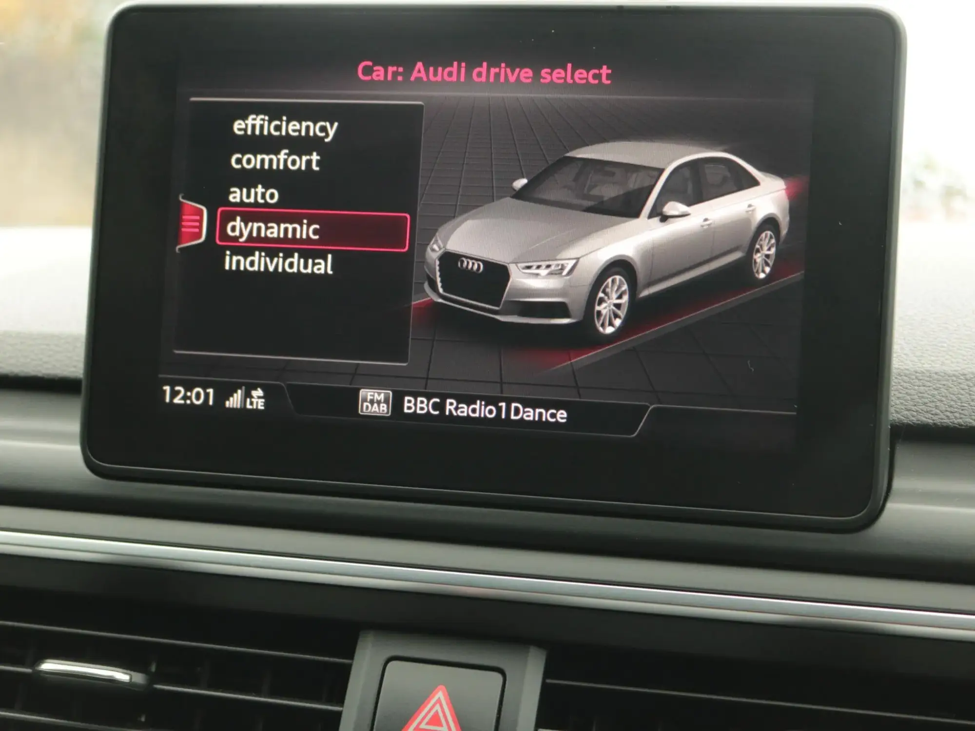 Audi A4 Saloon Image 19