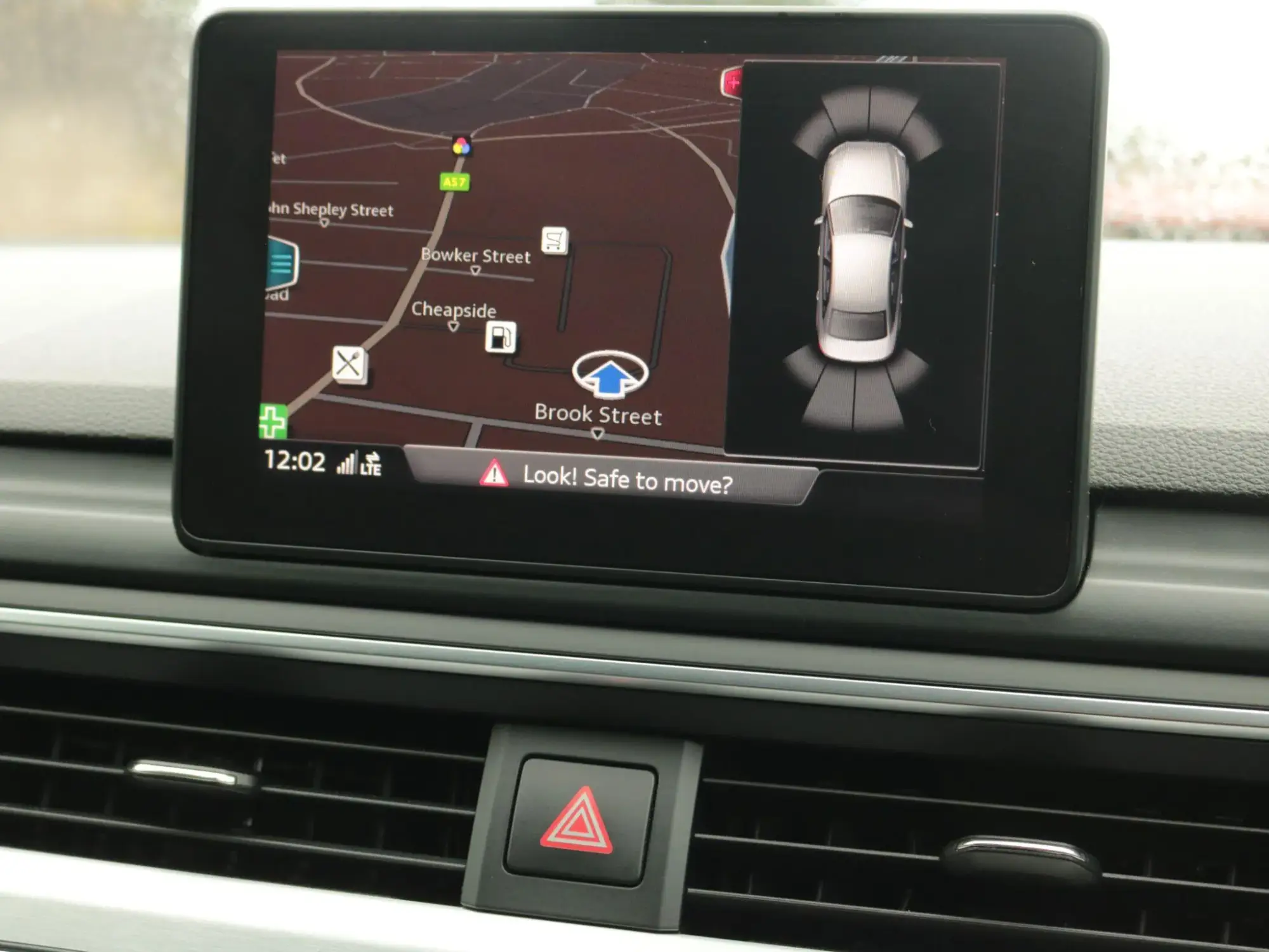 Audi A4 Saloon Image 21