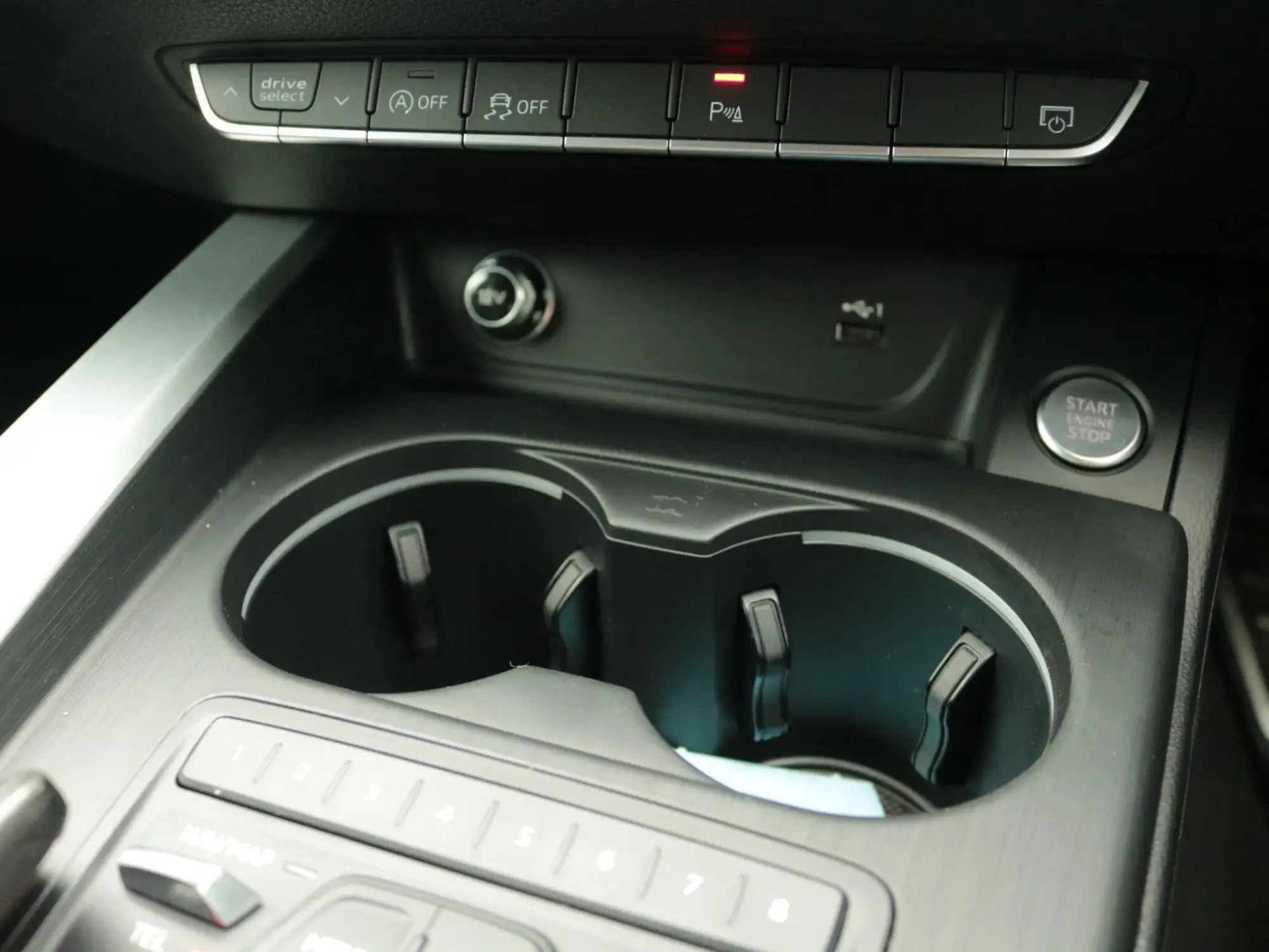 Audi A4 Saloon Image 24